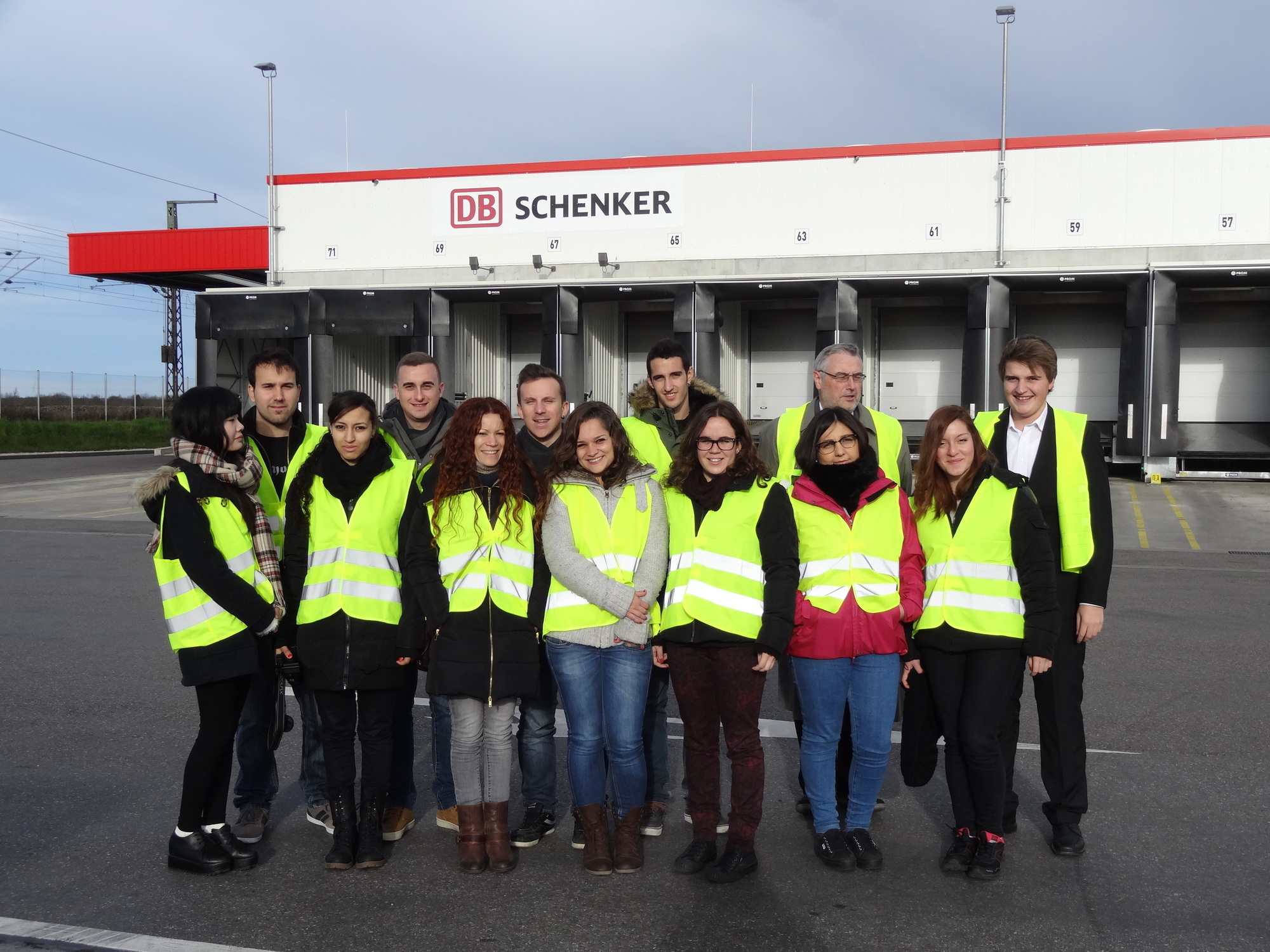 Junge Logistiker besuchen Schenker Geschäftsstelle in Gersthofen. Foto: Schenker Deutschland AG