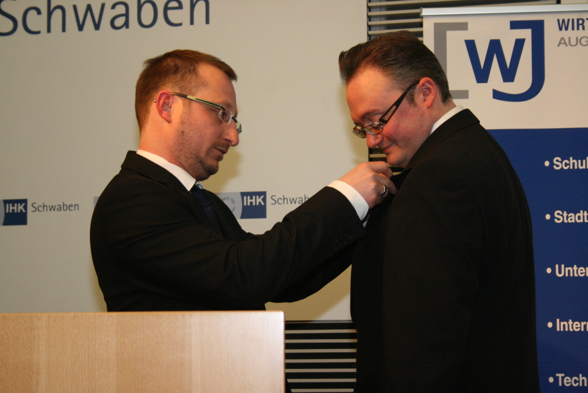 Jahreshauptversammlung 2014 der Wirtschaftsjunioren Augsburg. Foto: B4B SCHWABEN