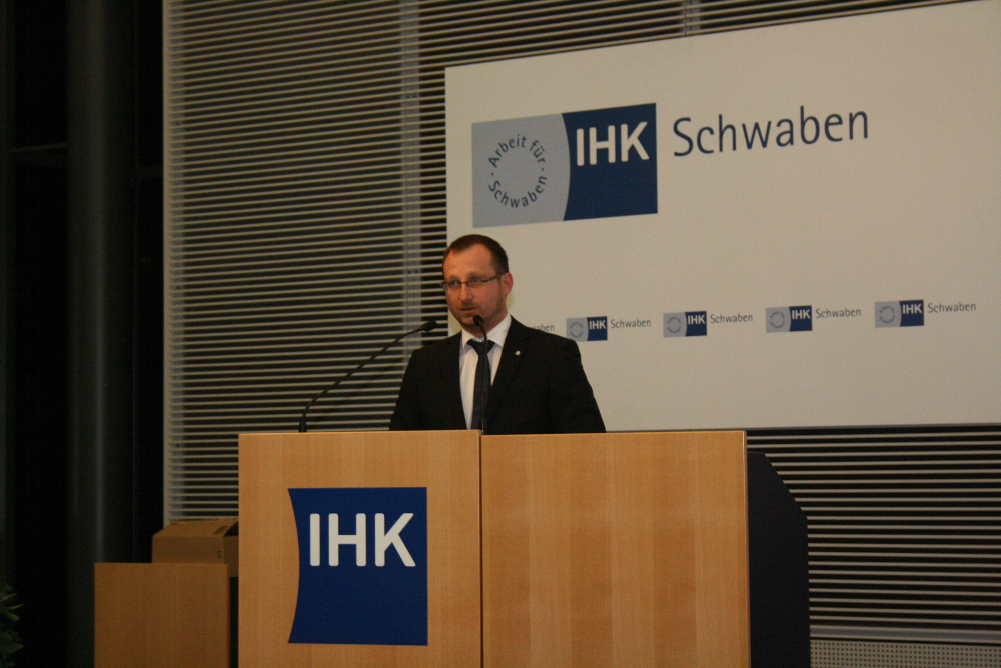 Jahreshauptversammlung 2014 der Wirtschaftsjunioren Augsburg. Foto: B4B SCHWABEN
