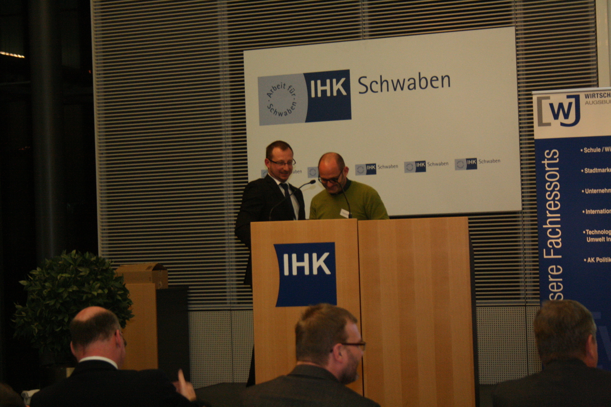 Jahreshauptversammlung 2014 der Wirtschaftsjunioren Augsburg. Foto: B4B SCHWABEN