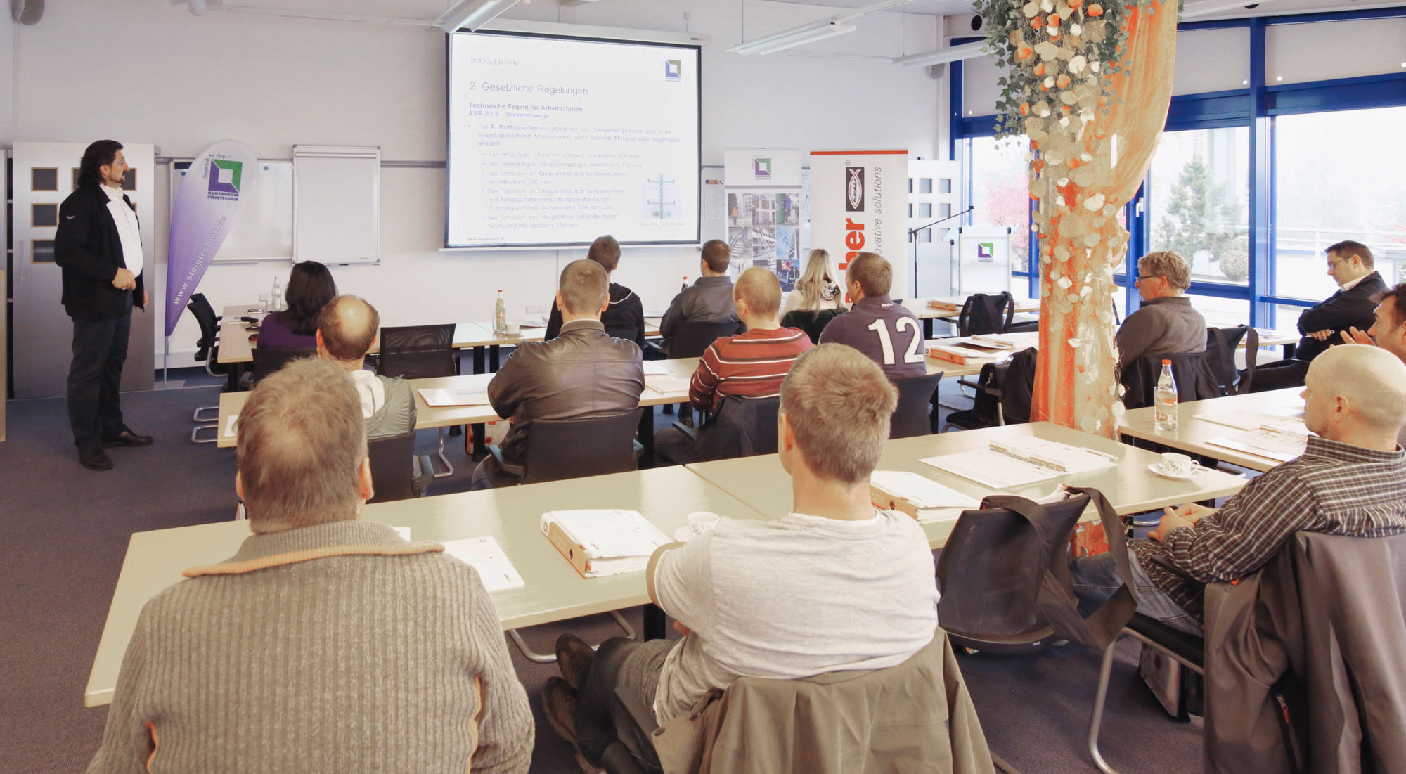 Vortrag auf dem Steigleiter-Werktag. Foto: Günzburger Steigtechnik GmbH