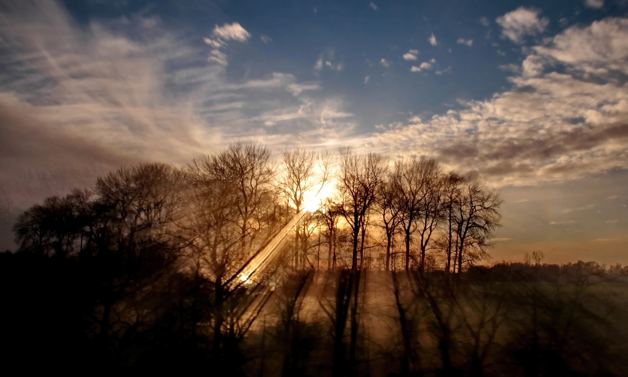 Laut IHK-Umfrage ist der Konjunkturhimmel wieder etwas freundlicher. Foto: uschi dreiucker / pixelio.de