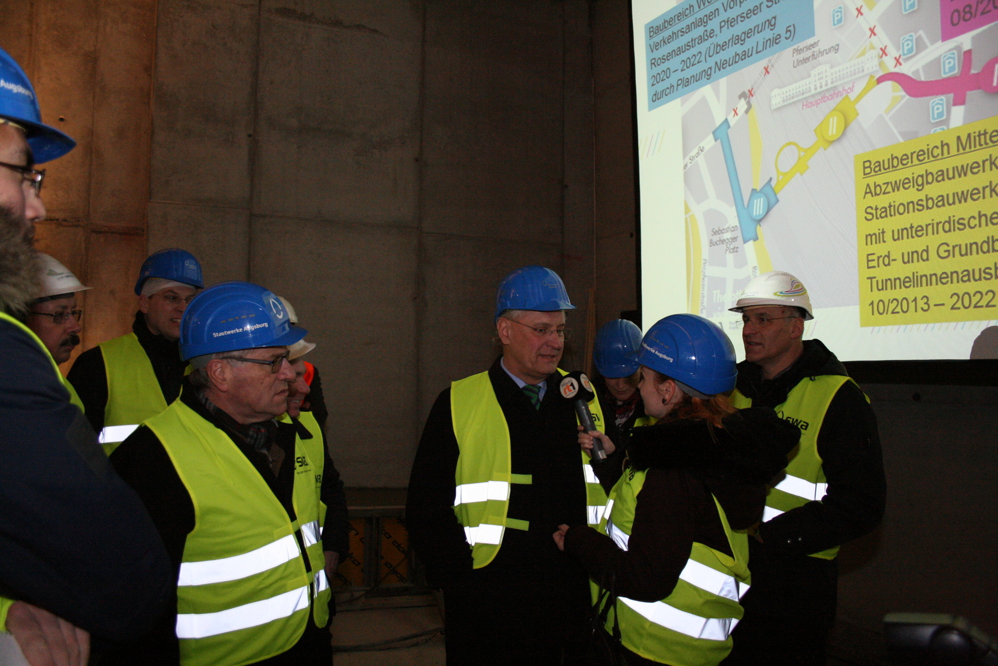 Staatsminister Joachim Herrmann beglückwünschte die Augsburger zu ihrem neuen Hauptbahnhof. Foto: B4B SCHWABEN