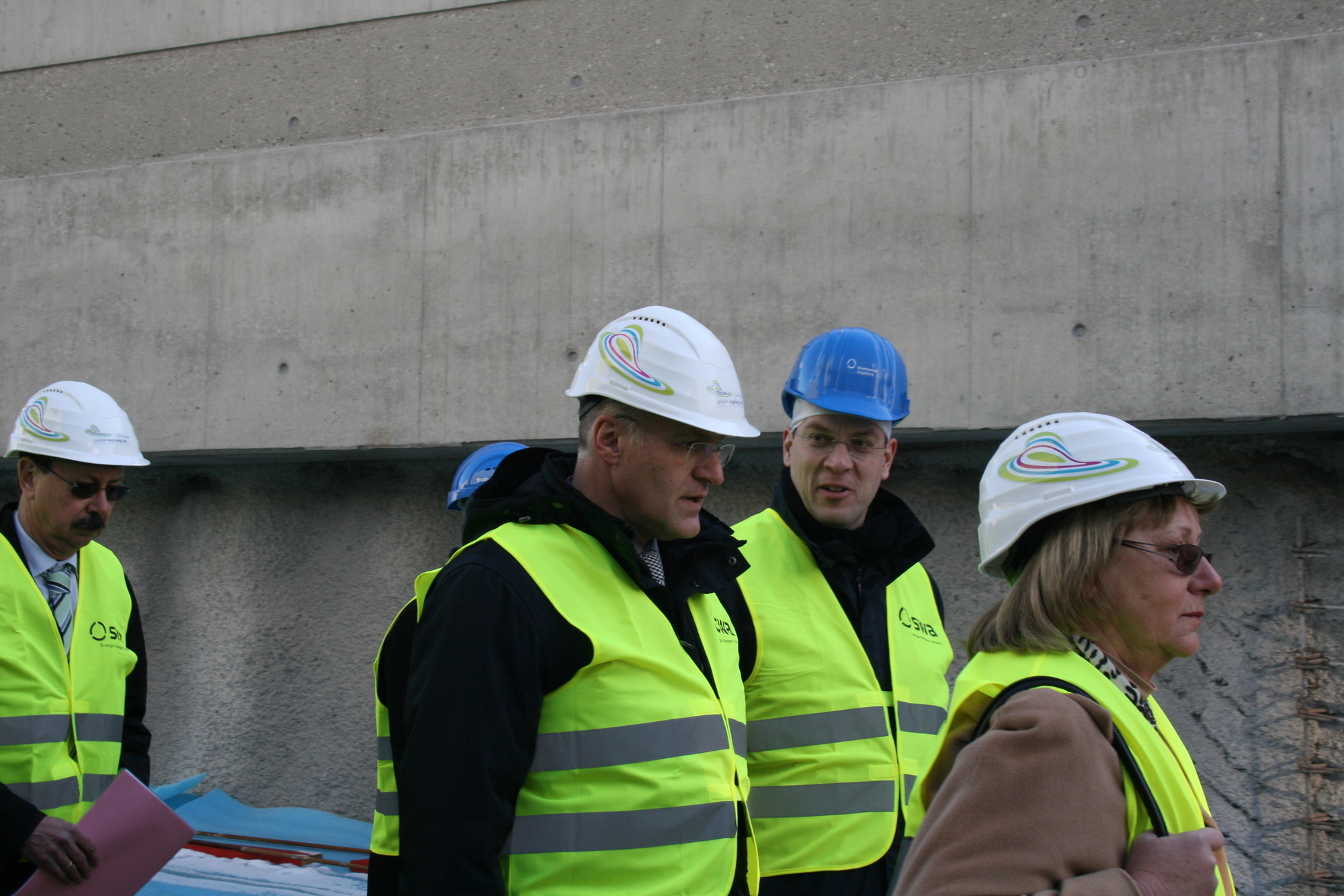 Staatsministe Joachim Herrmann lobte den Augsburger Hauptbahnhof als „ein tolles Projekt“. Foto: B4B SCHWABEN
