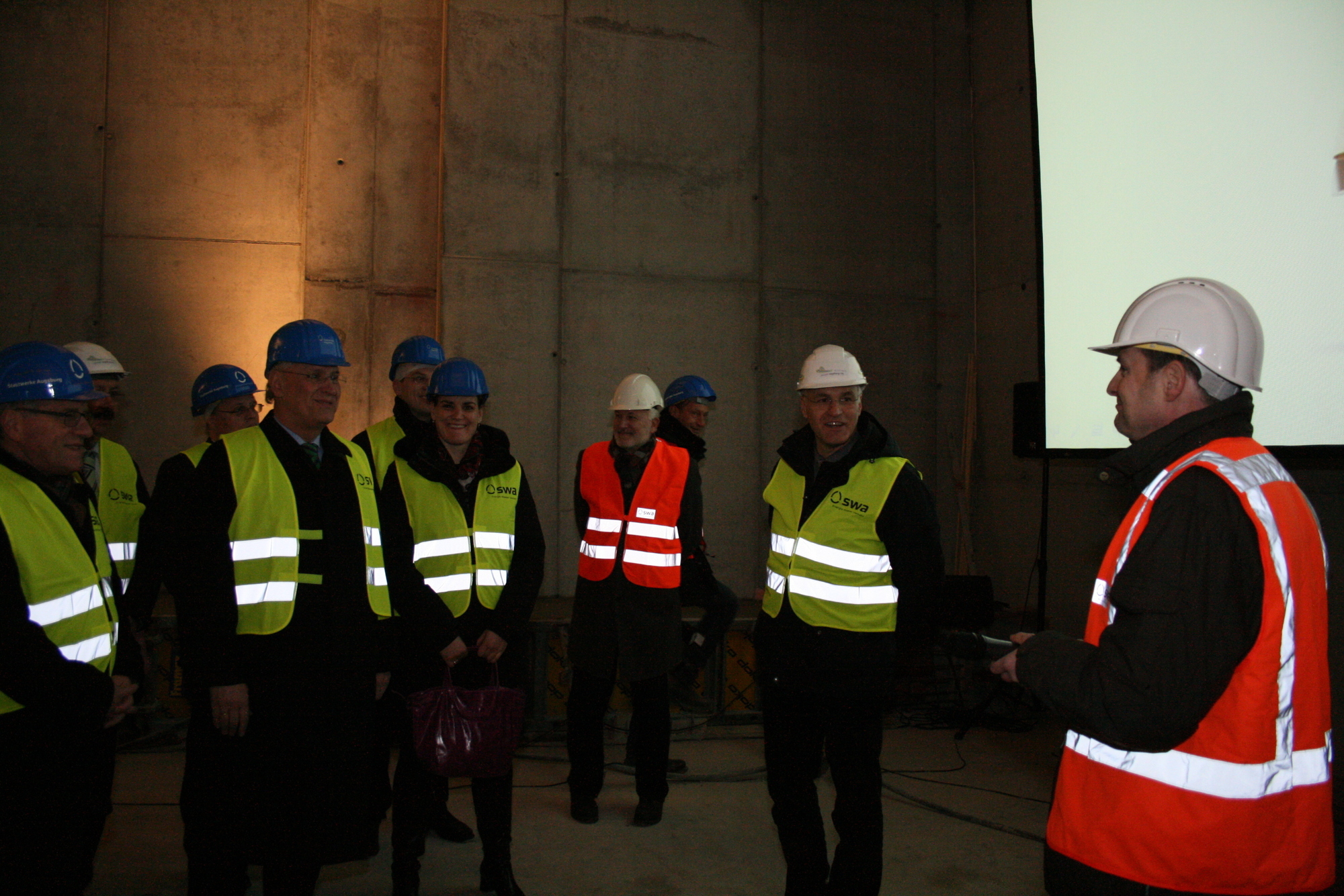 Staatsministe Joachim Herrmann lobte den Augsburger Hauptbahnhof als „ein tolles Projekt“. Foto: B4B SCHWABEN