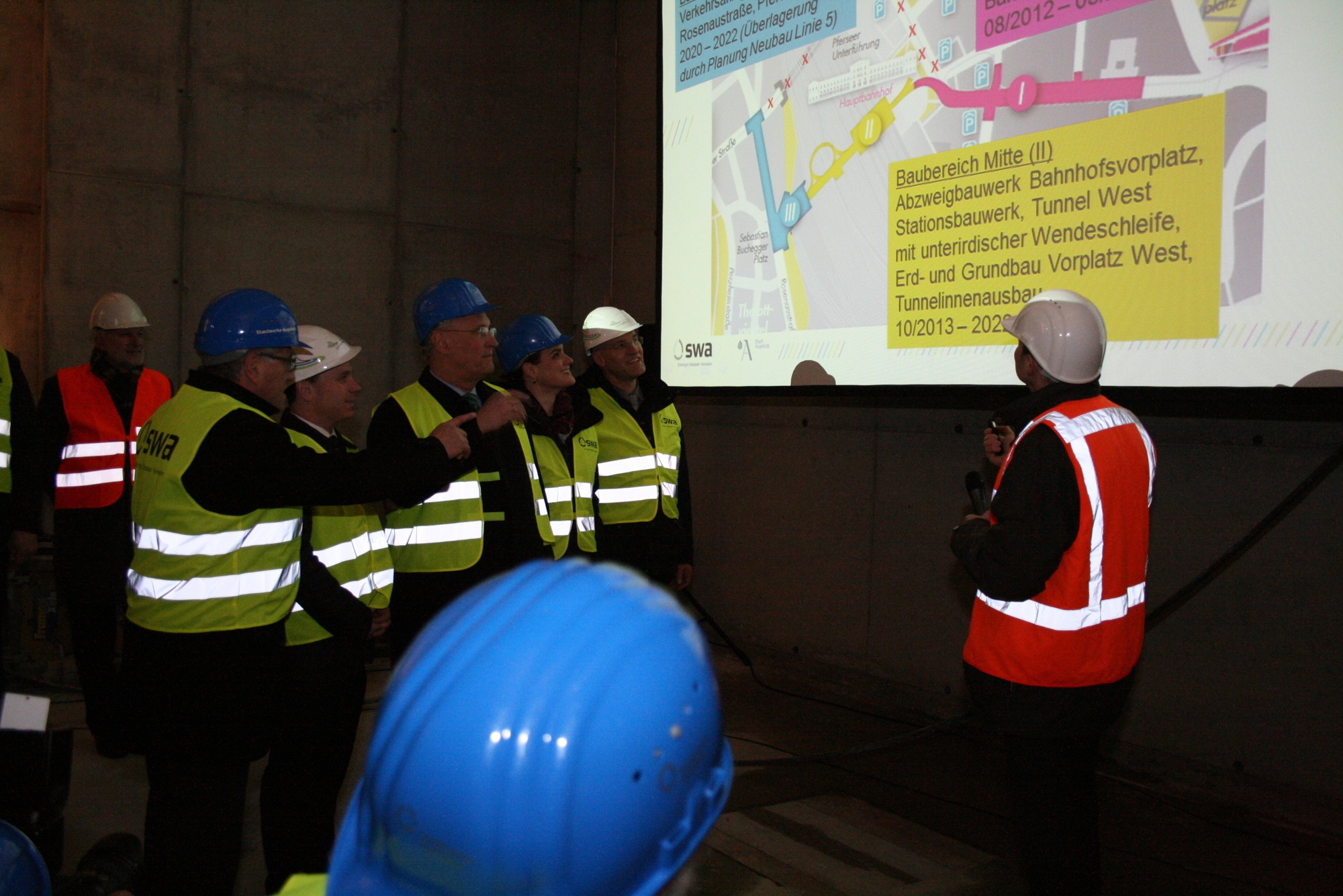 Staatsministe Joachim Herrmann lobte den Augsburger Hauptbahnhof als „ein tolles Projekt“. Foto: B4B SCHWABEN