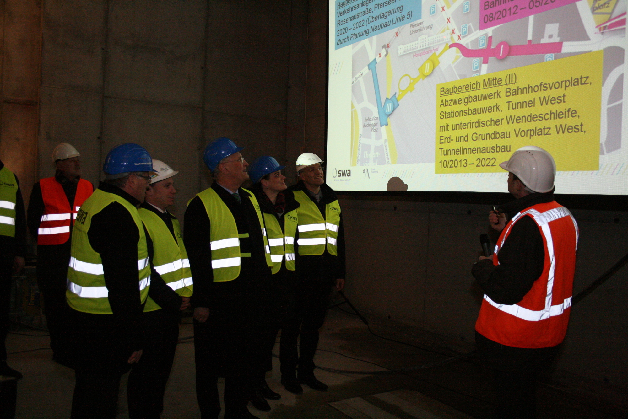Staatsministe Joachim Herrmann lobte den Augsburger Hauptbahnhof als „ein tolles Projekt“. Foto: B4B SCHWABEN