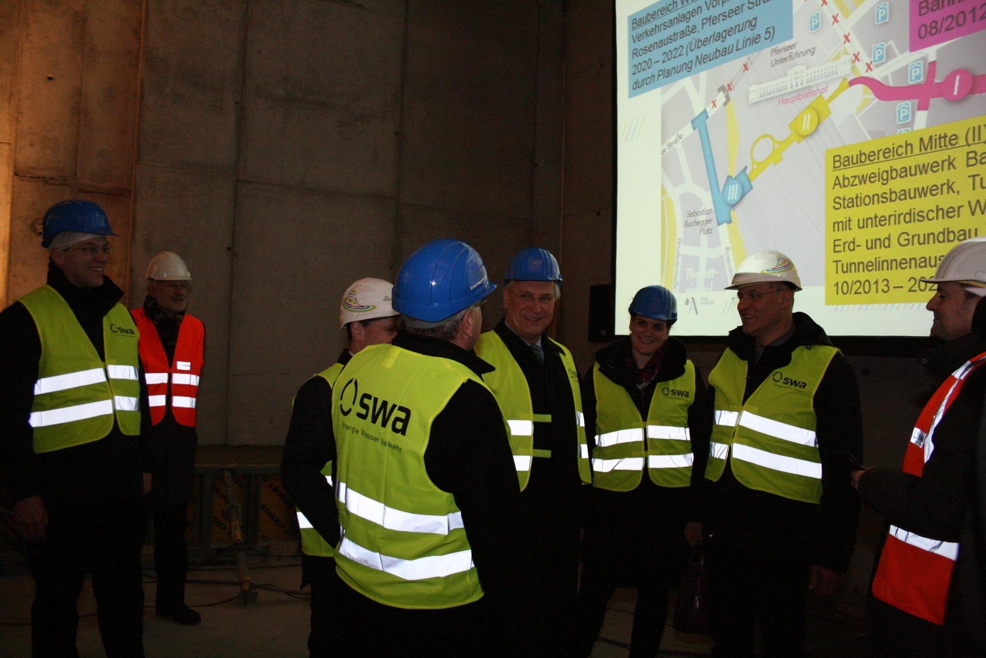 Staatsministe Joachim Herrmann lobte den Augsburger Hauptbahnhof als „ein tolles Projekt“. Foto: B4B SCHWABEN