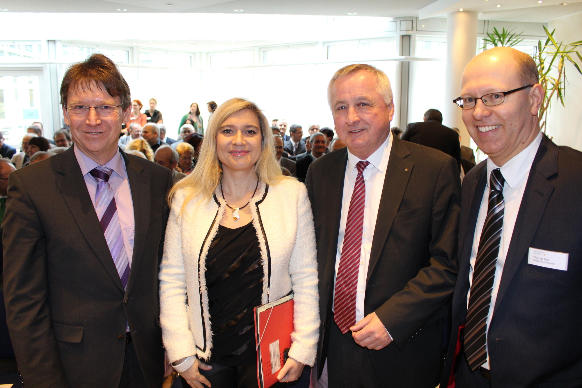 Prominente Vertreter aus Politik und Gesundheit besuchten die Einweihungsfeier. Foto: Schalk, Bezirkskliniken Schwaben