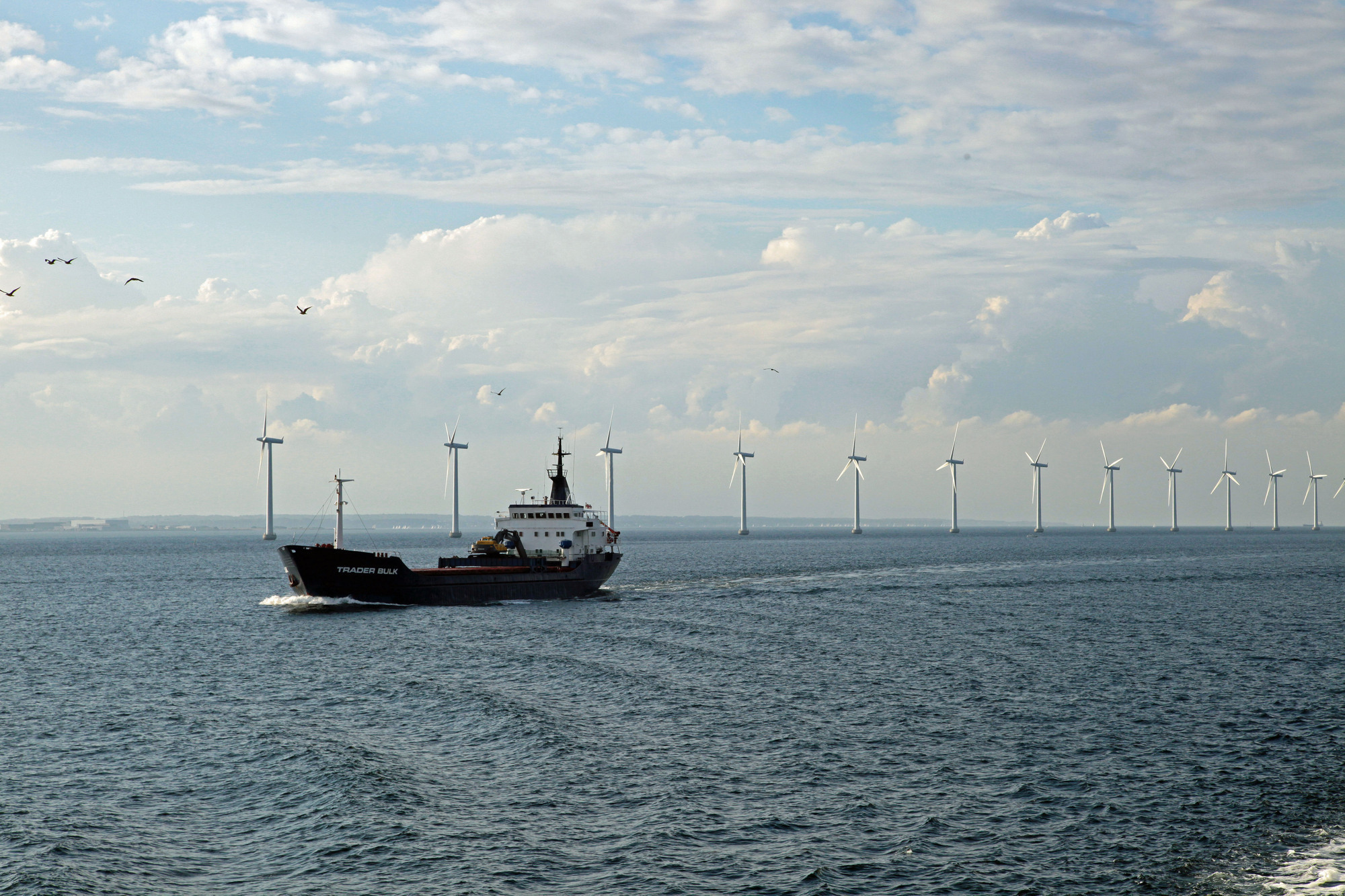 Bilfinger Marine & Offshore Systems hilft beim neuen Offshore-Windpark Nordergründe. Foto: Andrea Damm / pixelio.de