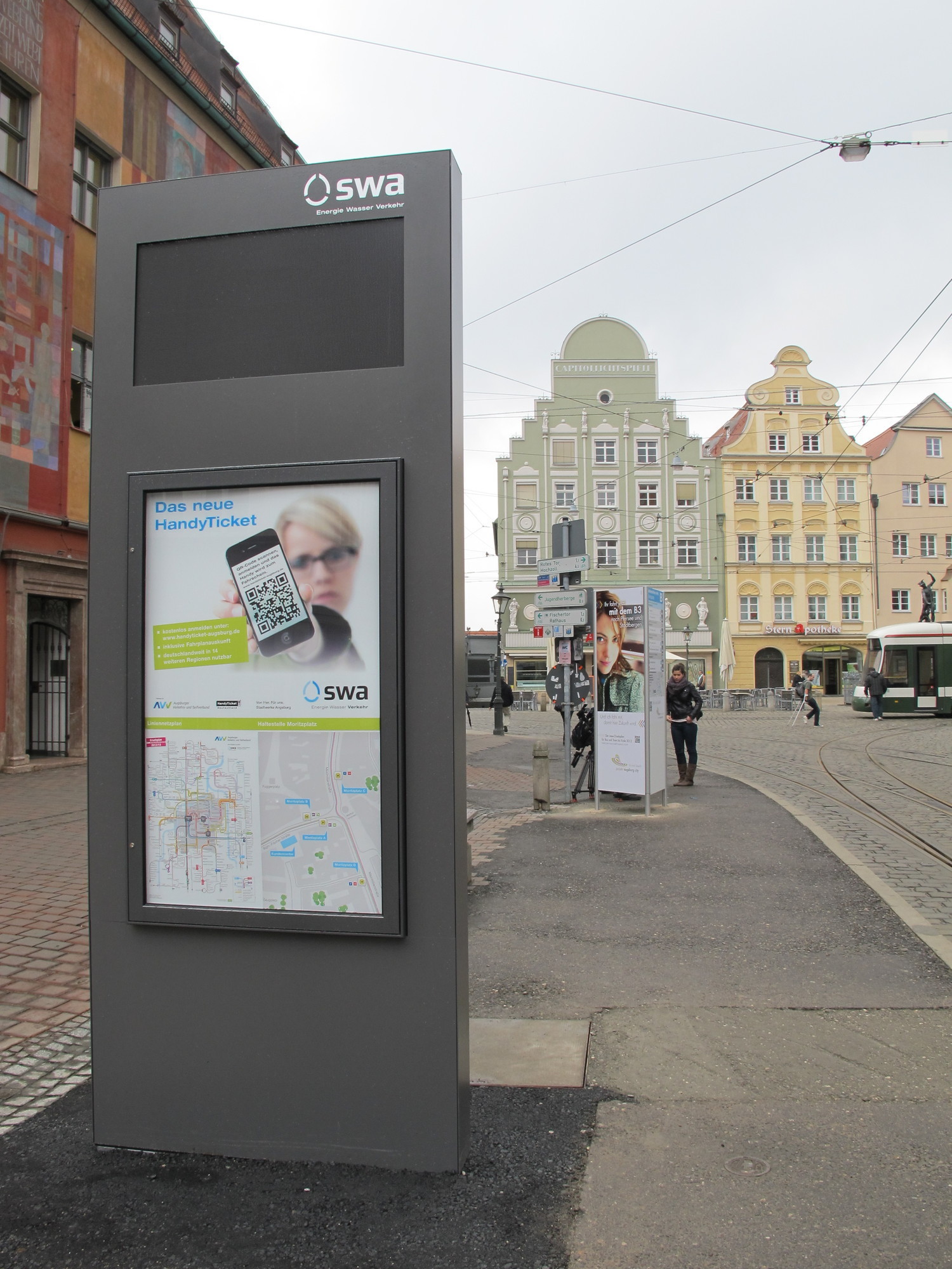 Mit dem Handy Tickets kaufen: Die swa machen's möglich. Foto: B4B SCHWABEN