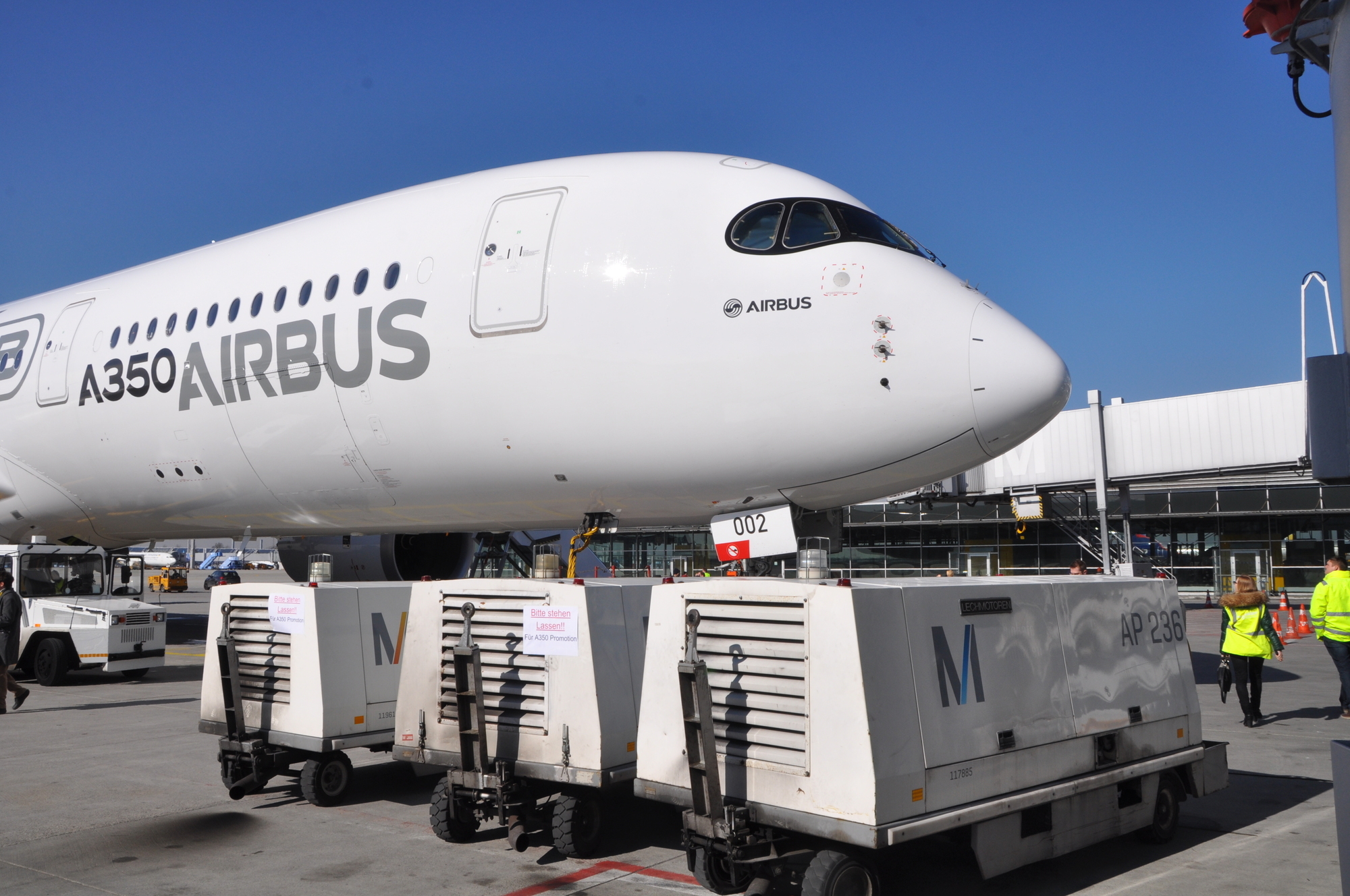 Airbus präsentiert A350 mit zahlreichen schwäbischen Bauteilen