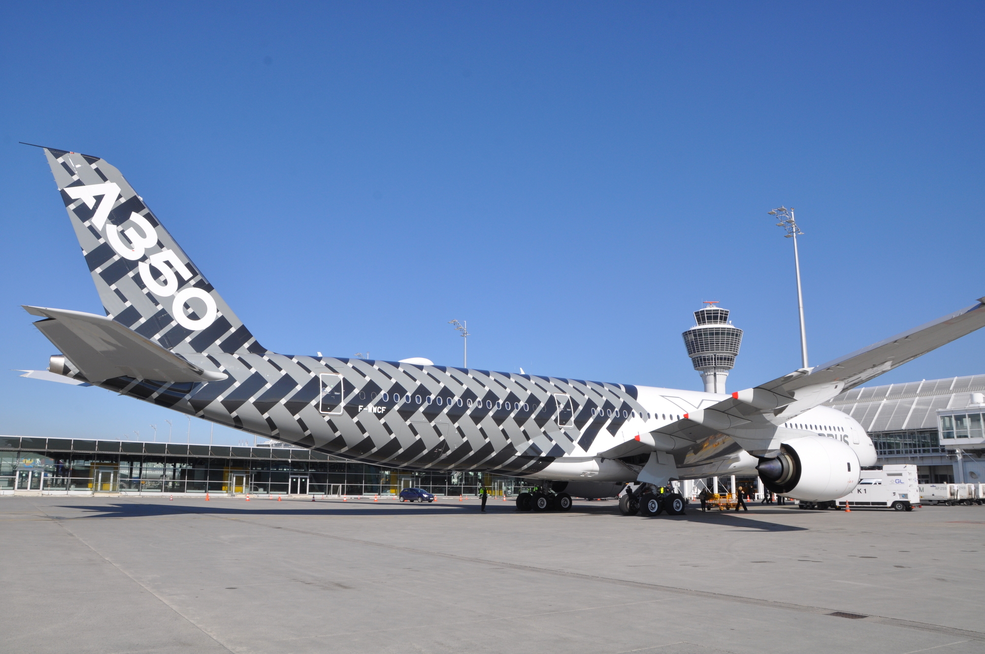 Airbus präsentiert A350 mit zahlreichen schwäbischen Bauteilen