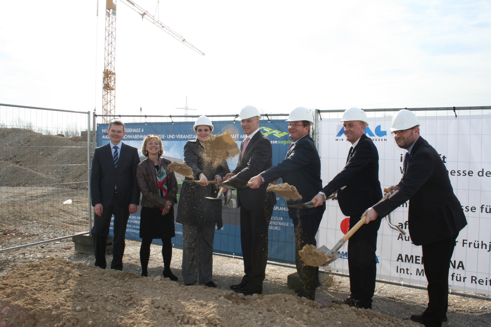 Spatenstich für die neue Messehalle 4 auf dem Augsburger Messegelände. Foto: B4B SCHWABEN