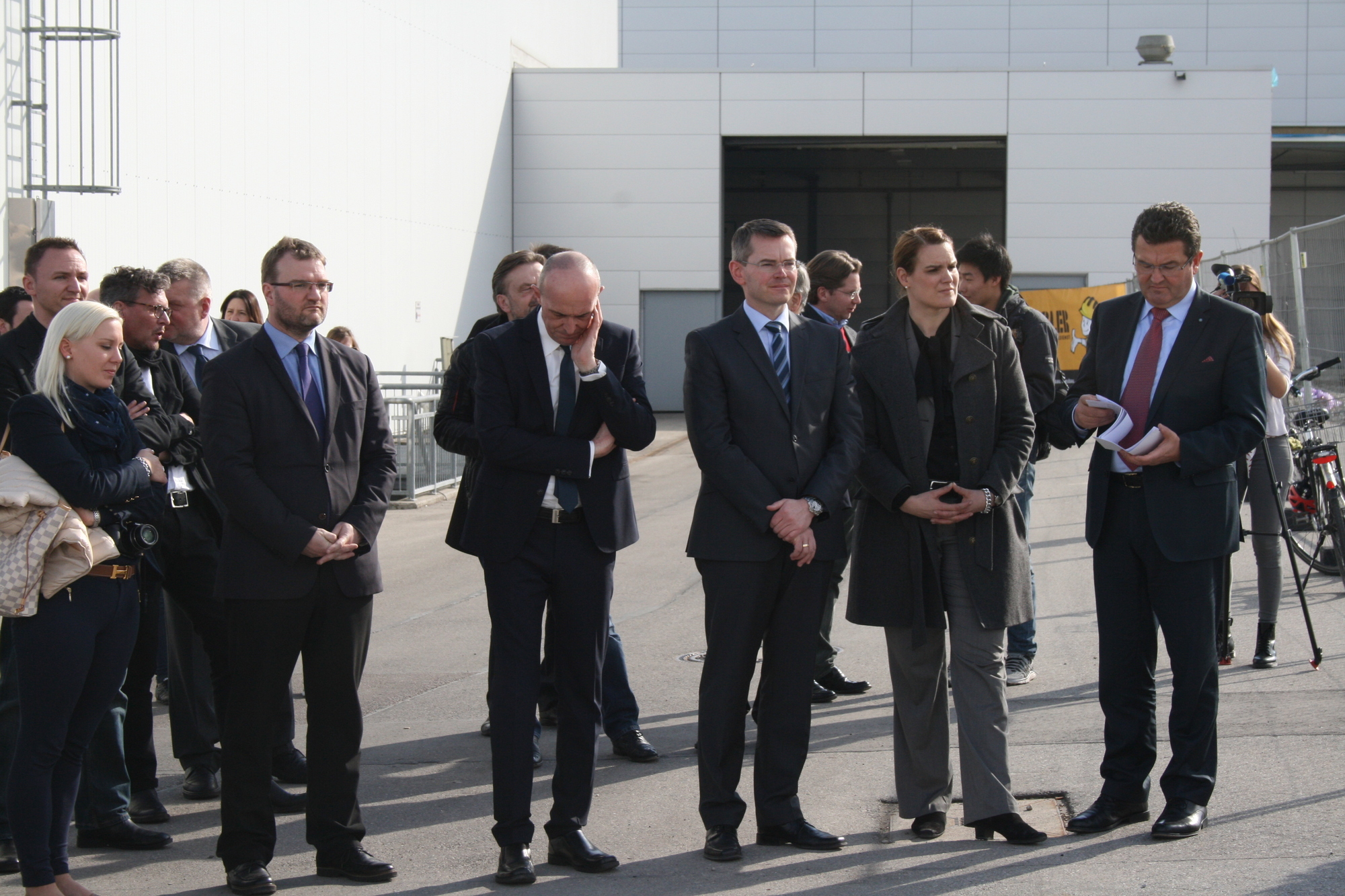 Spatenstich: Augsburg freut sich auf die neue Messehalle 4. Foto: B4B SCHWABEN