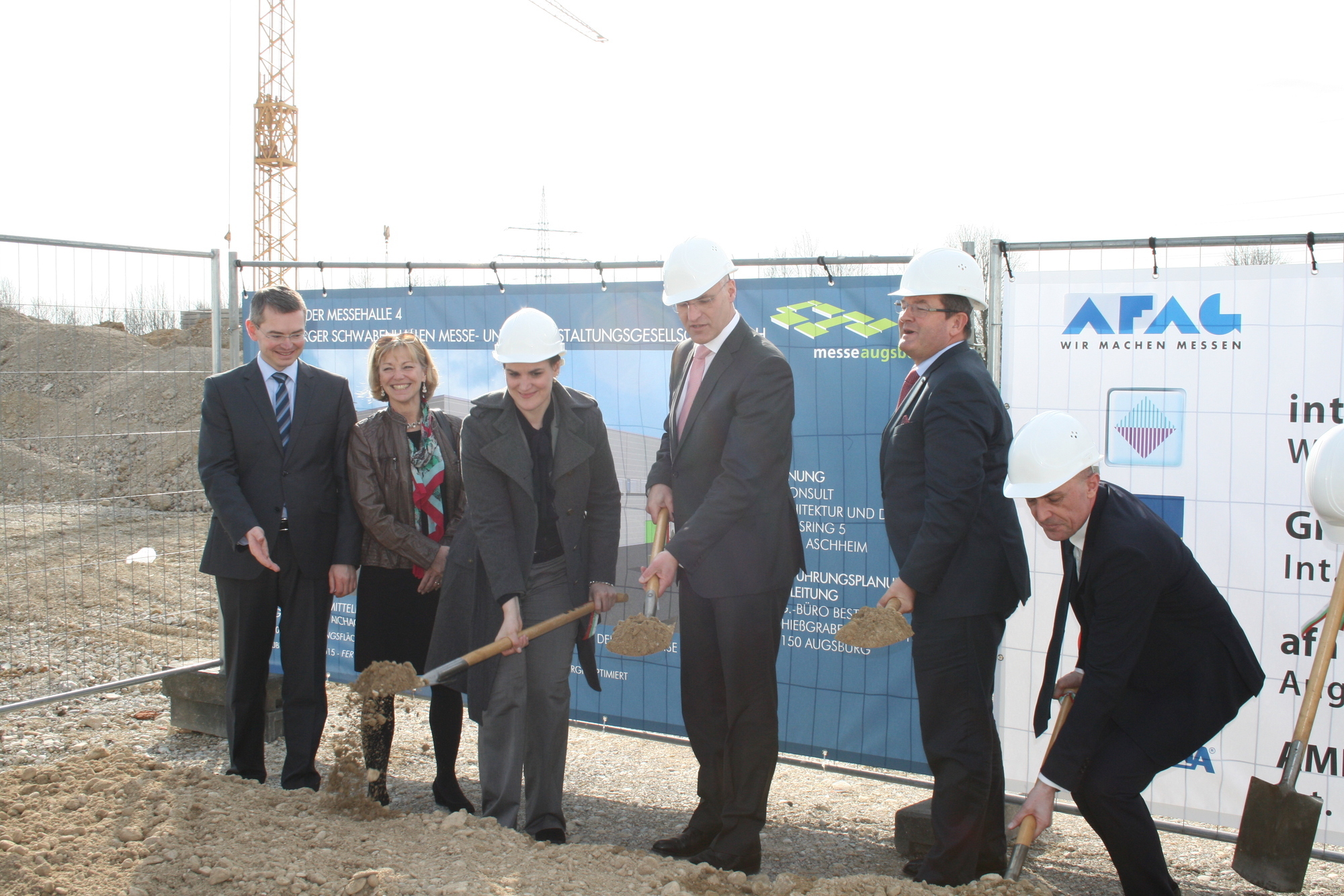 Spatenstich: Augsburg freut sich auf die neue Messehalle 4. Foto: B4B SCHWABEN