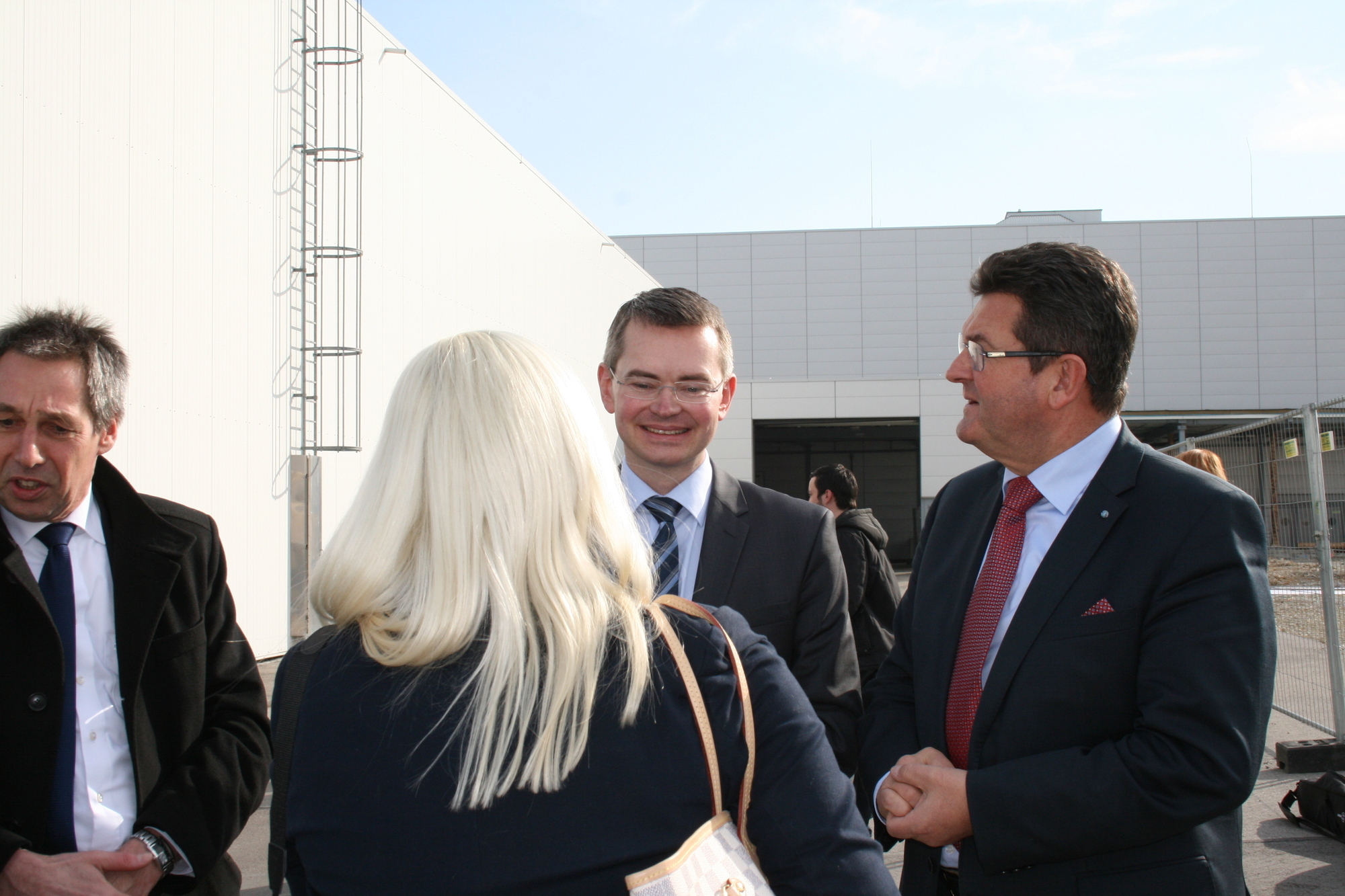 Spatenstich: Augsburg freut sich auf die neue Messehalle 4. Foto: B4B SCHWABEN