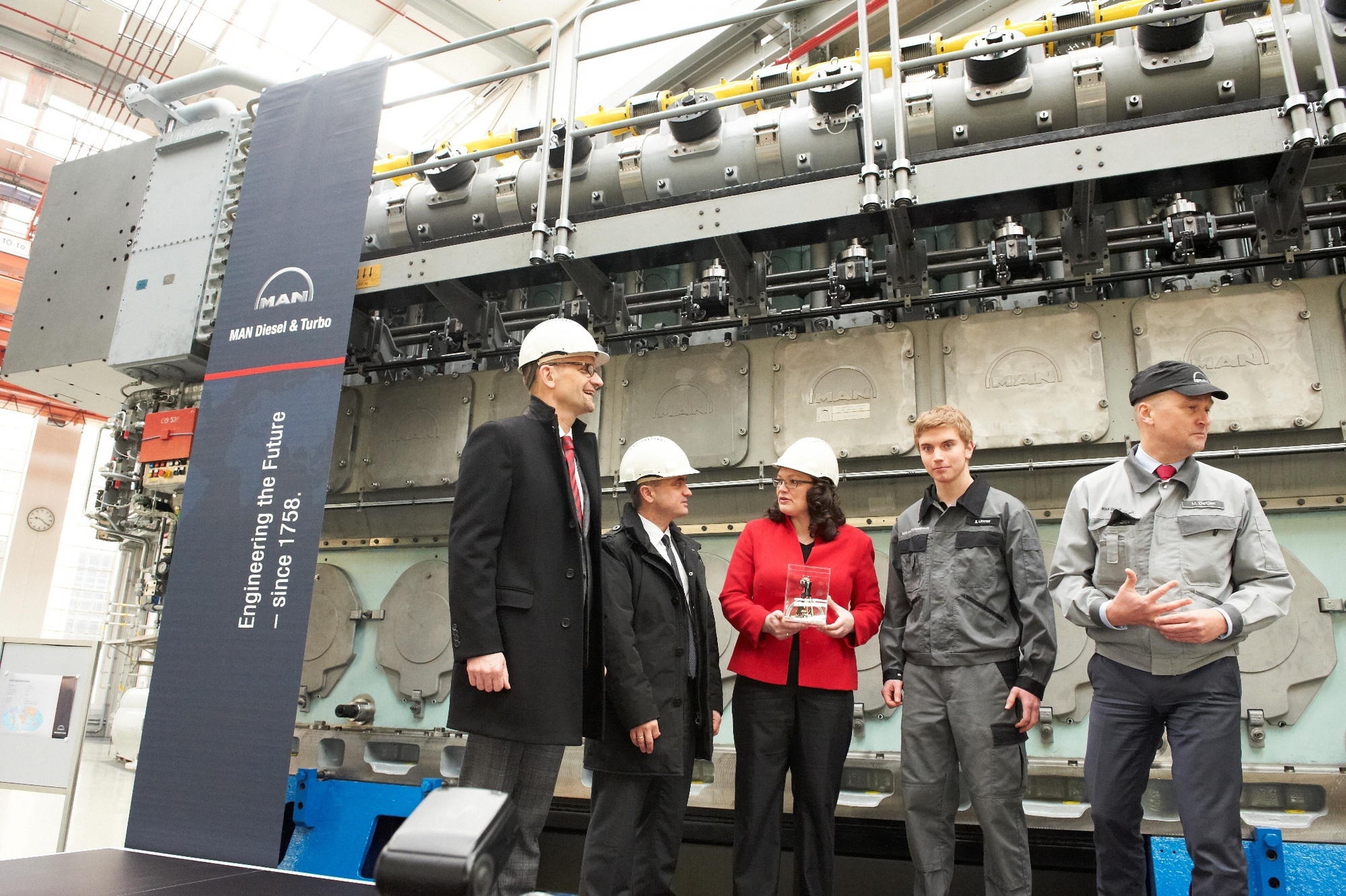 Arbeitsministerin Nahles nahm bei der MAN in Augsburg an einem Werksrundgang teil. Foto: MAN