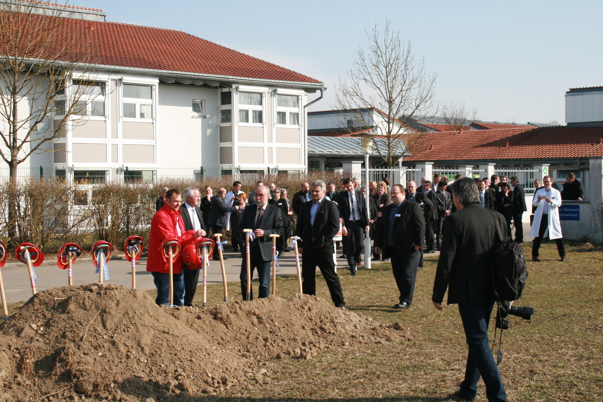 Spatenstich: Das BKH Augsburg wird erweitert. Foto: B4B SCHWABEN