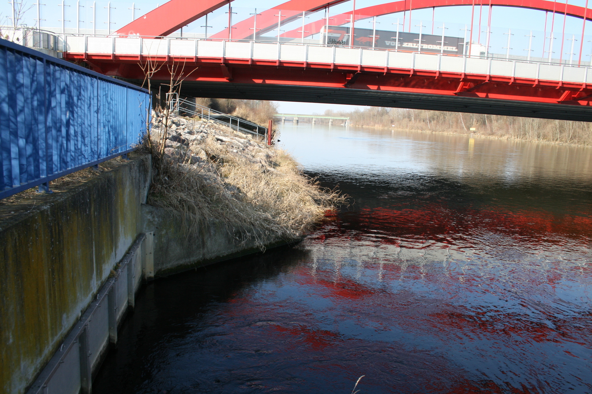 Beim Rundgang über das Gelände des Klärwerks bekamen die Teilnehmer von Augsburg OPEN viel zu sehen. Foto: B4B SCHWABEN