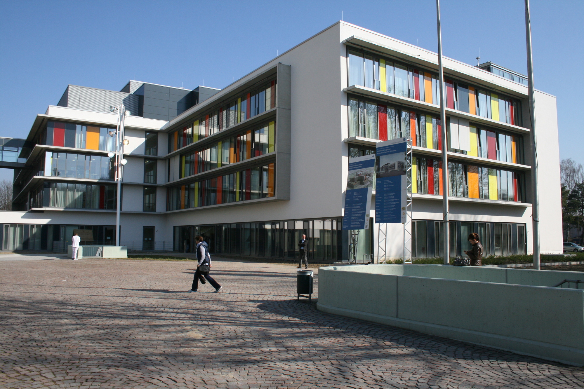 Die spannende Führung rauf auf den Hubschrauberlandeplatz war bei Augsburg OPEN sehr beliebt. Foto: B4B SCHWABEN