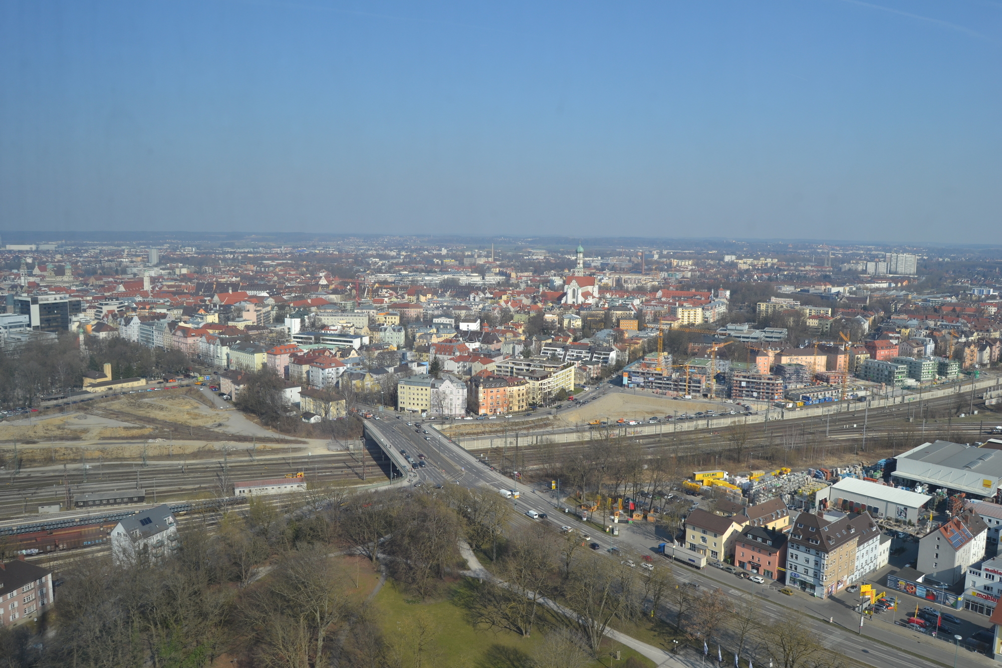 Augsburg OPEN zu Besuch bei KLASSIK Radio in der 35. Etage des Hotelturms. Foto: B4B SCHWABEN
