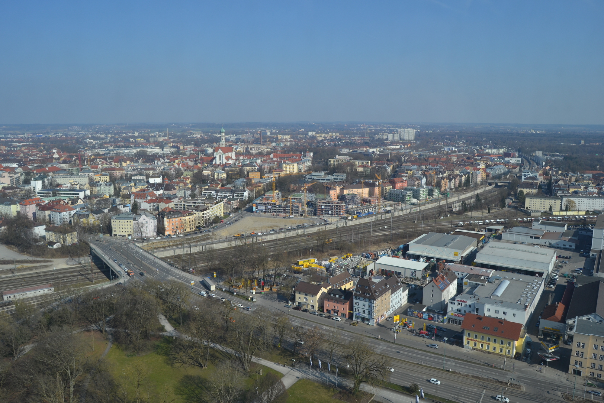 Augsburg OPEN zu Besuch bei KLASSIK Radio in der 35. Etage des Hotelturms. Foto: B4B SCHWABEN