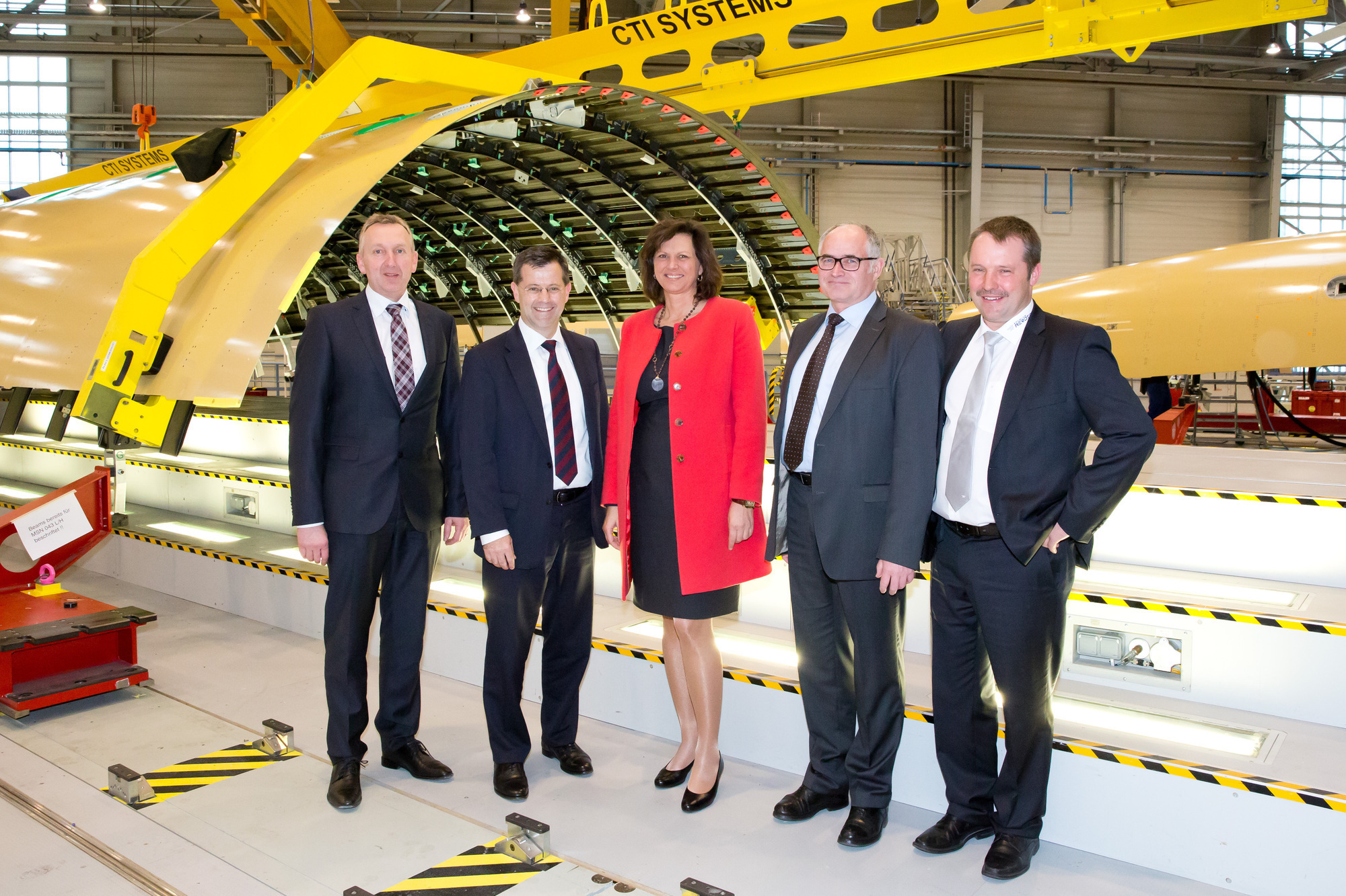 Ilse Aigner zu Besuch im Premium AEROTEC Werk I in Augsburg. Foto: Premium AEROTEC