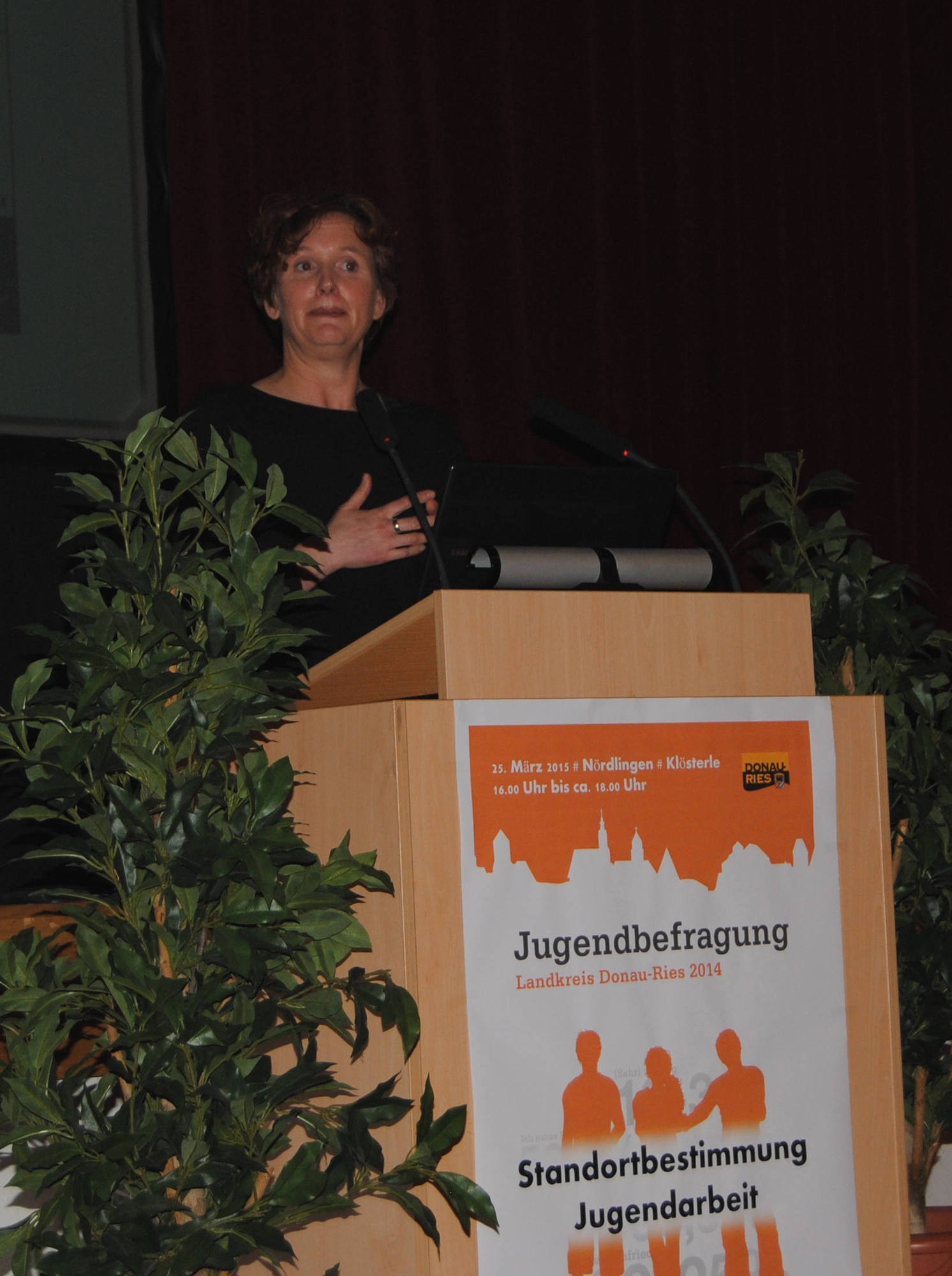 Referentin Wiebke Jessen stellte die SINUS-Studie 2012 vor. Foto: LRA Donau-Ries