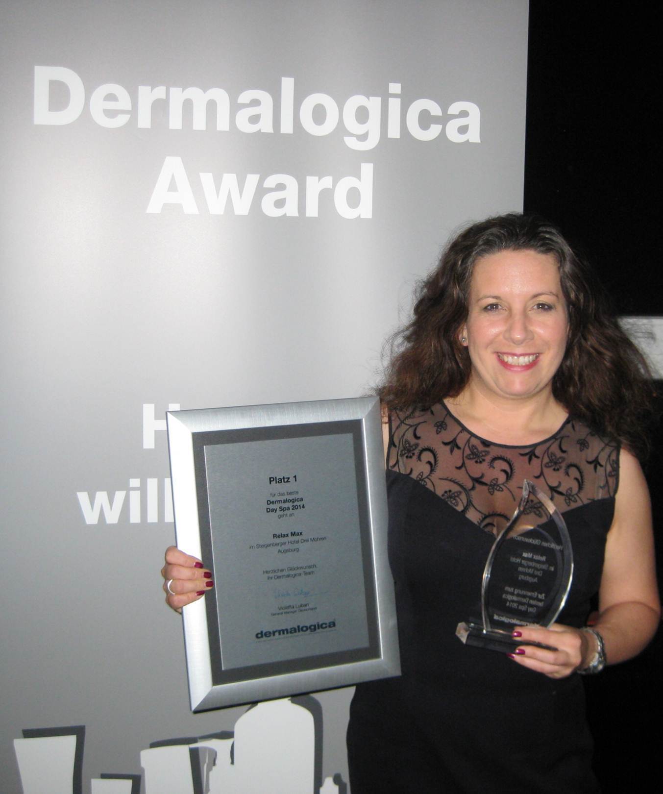 Wellnessleiterin Tanja Beggs freute sich über die Auszeichnung als bestes Day Spa 2014. Foto: Steigenberger Drei Mohren