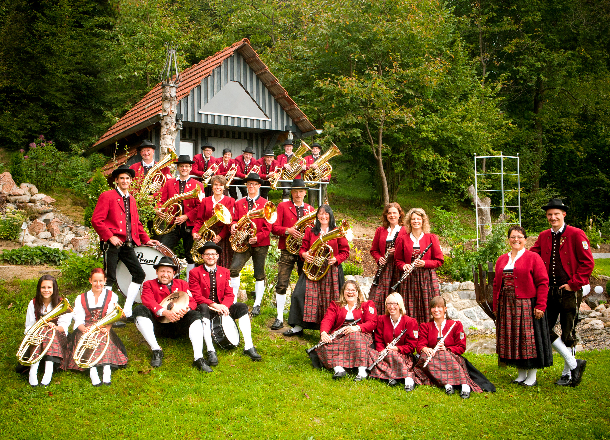 Der Musikverein Waltenhausen begeisterte die Gäste des Brauereihoftags. Foto: Schlossbrauerei Autenried