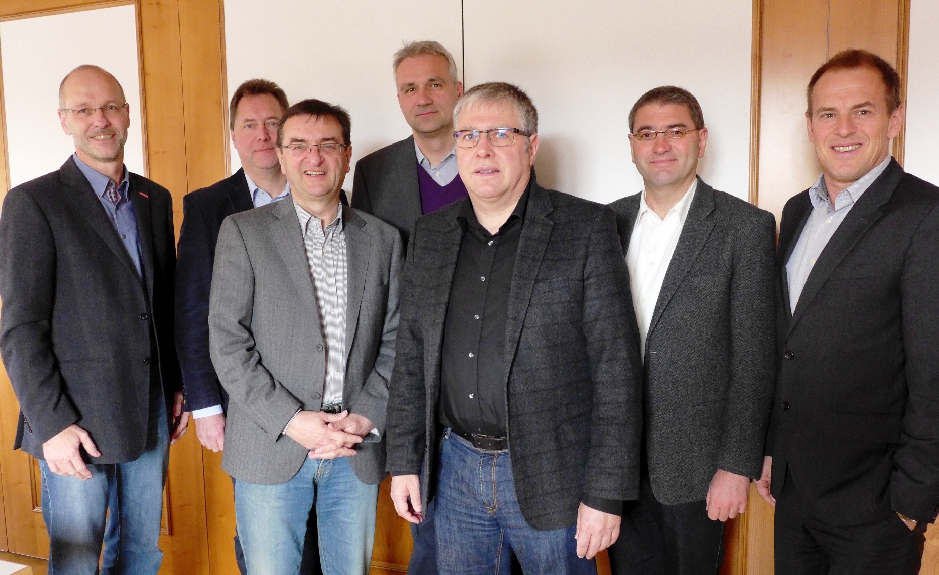 Die Geschäftsführer der Kreishandwerkerschaften und der Geschäftsführer der HWK Ulm, Dr. Tobias Mehlich (Mitte). Foto: HWK Ulm