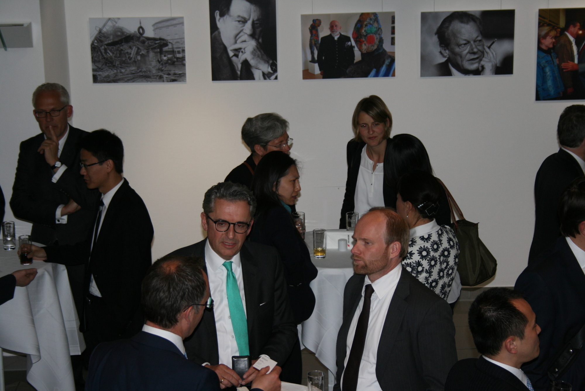 „China im Wandel“ fand diesmal im Foyer des Medienzentrums der Augsburger Allgemeinen statt. Foto: B4B SCHWABEN