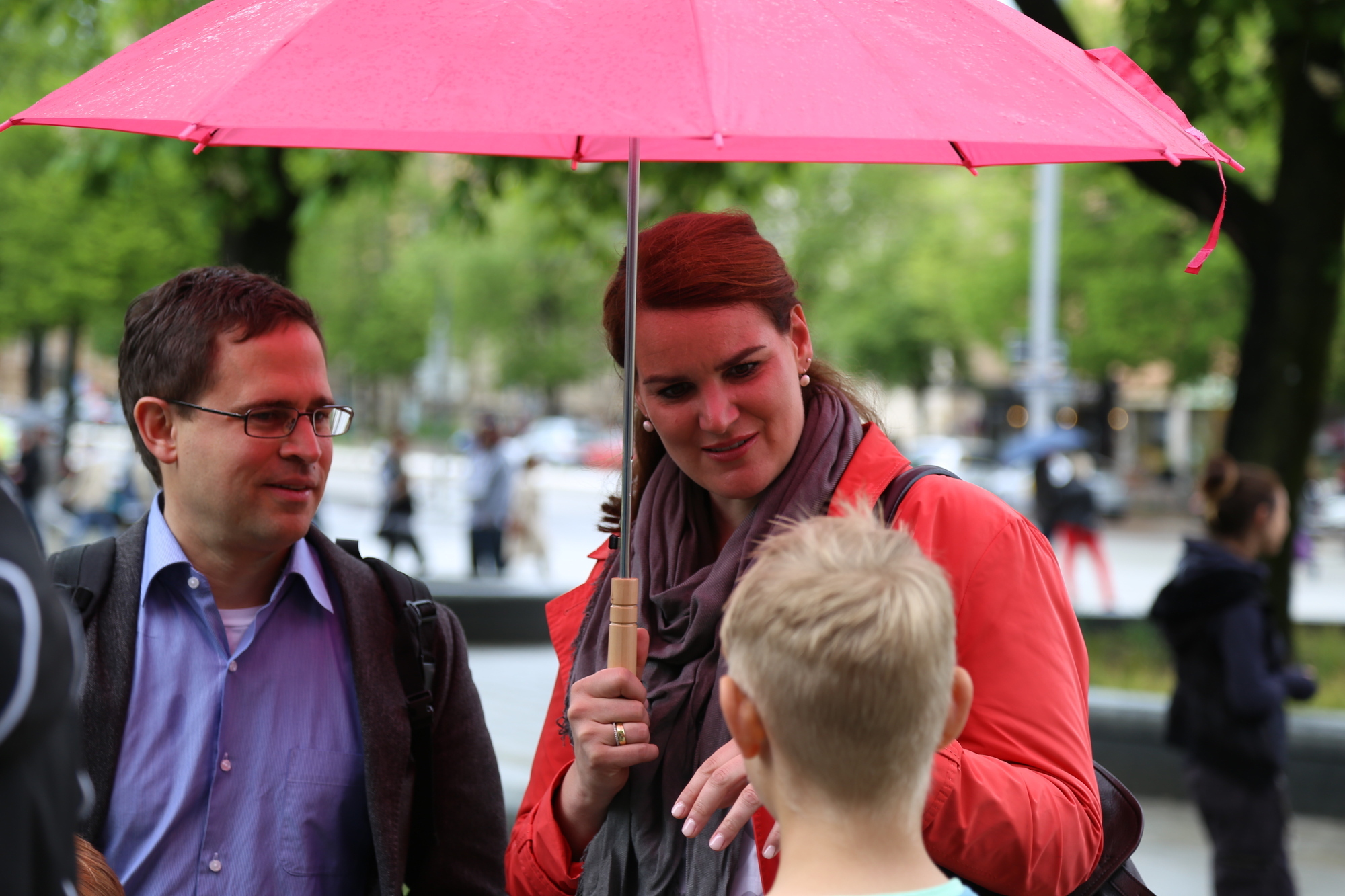 "Sonntag in the City" - Augsbuger Innenstadtfest vom Regen nicht zu bremsen