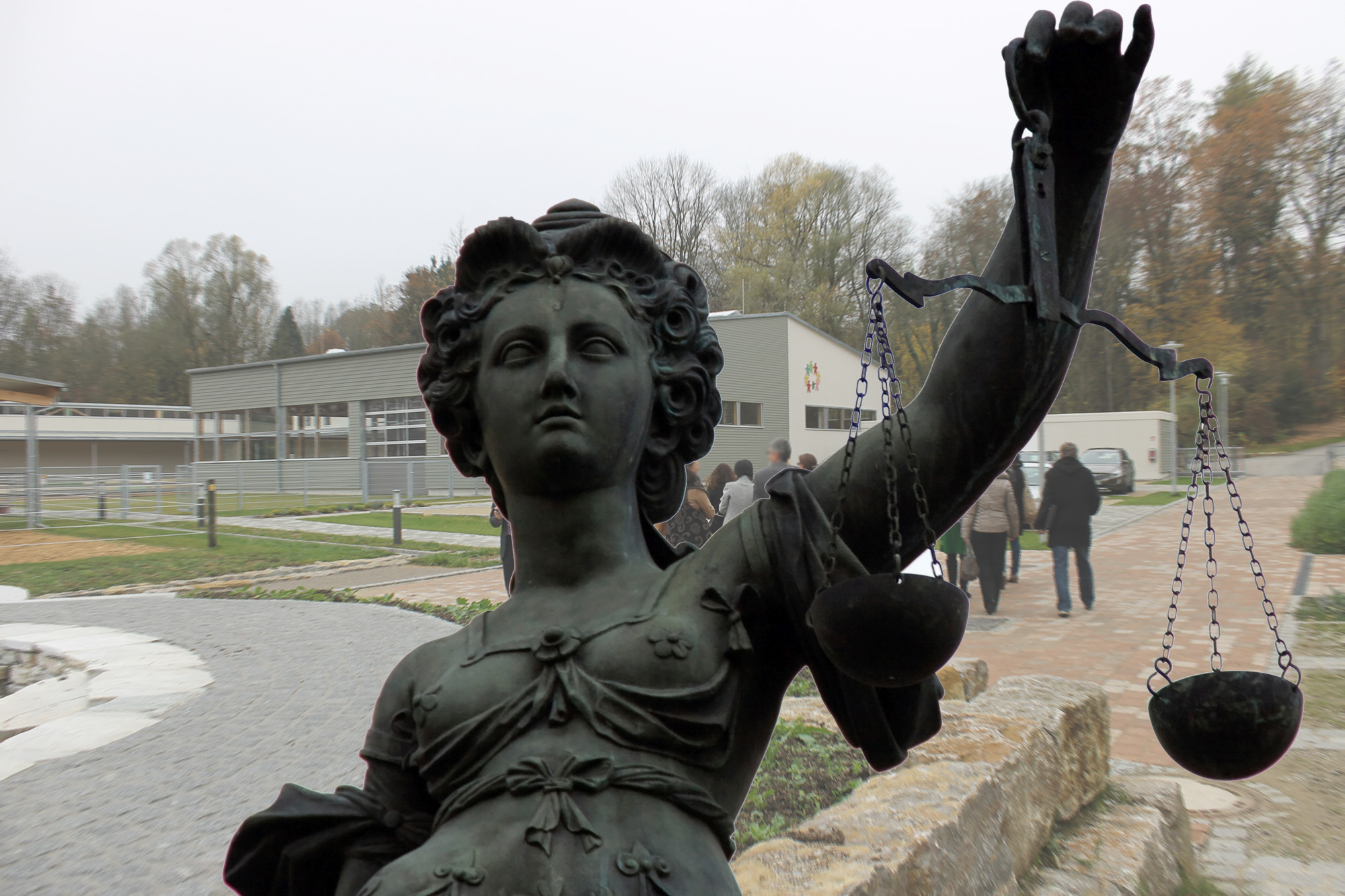 Fotomontage. Bild: B4B SCHWABEN / Fontanis / iStock / thinkstock