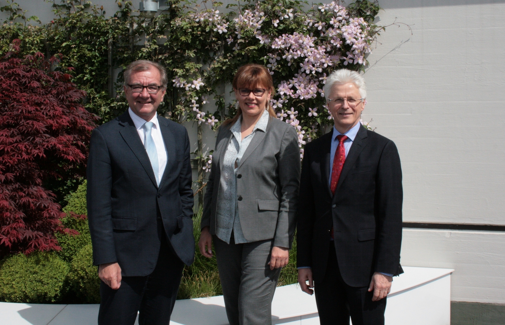Dr. Walter Eschle, Cornelia Kollmer und Rolf Settelmeier. Foto: B4B SCHWABEN
