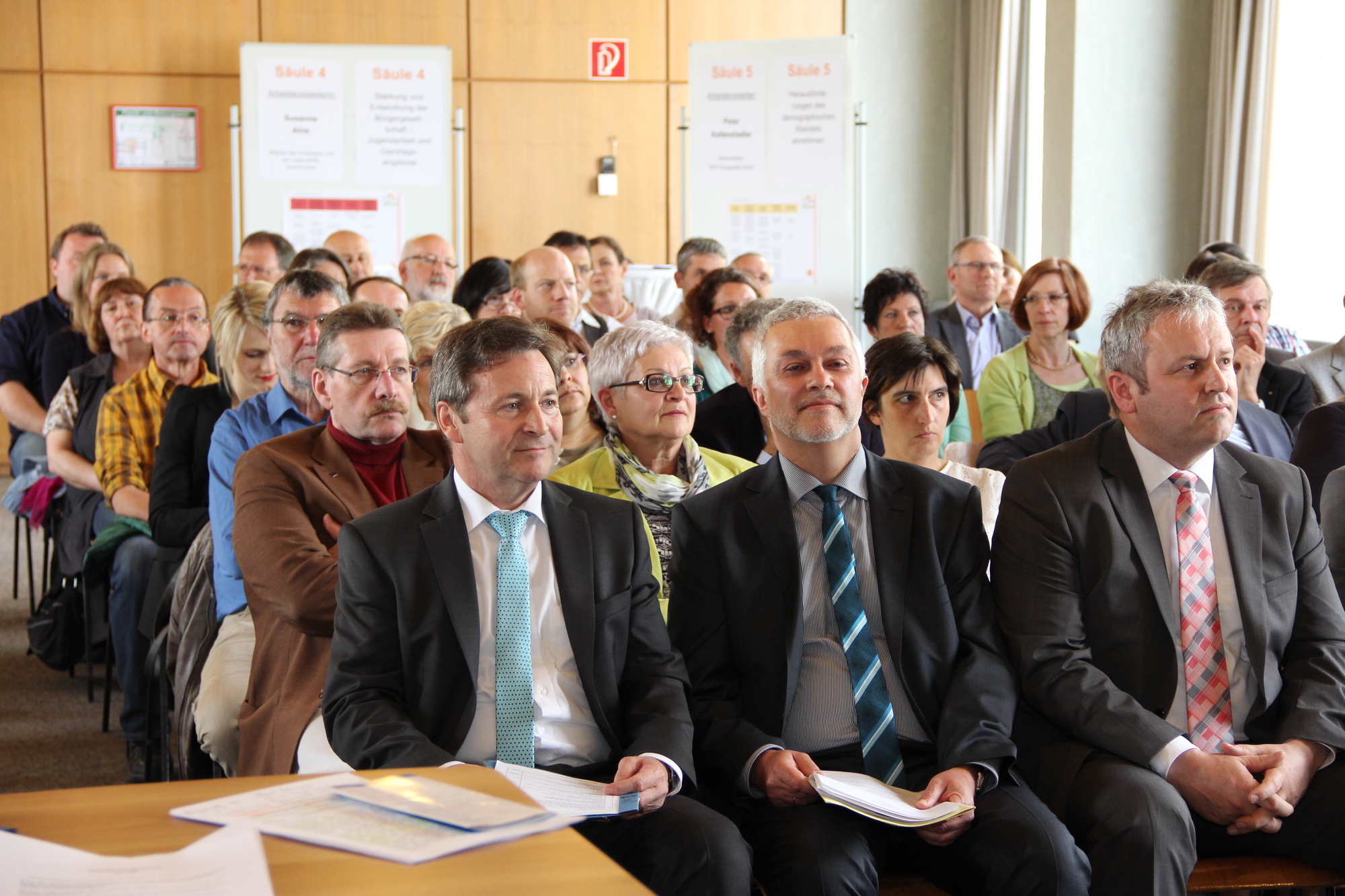 Die geladenen Gäste beim ersten Dialogforum zur „Bildungsregion in Bayern“. Foto: Landratsamt Dillingen