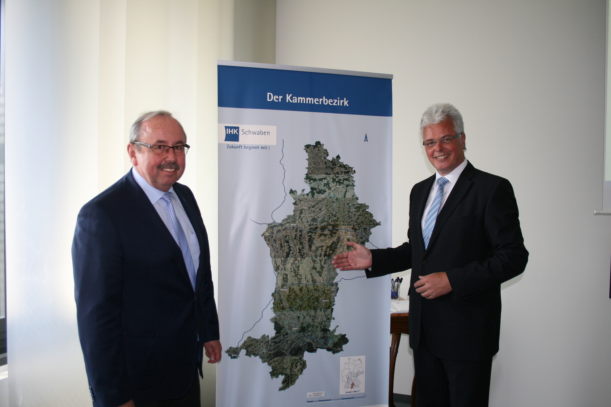 Dr. Peter Lintner und Dr. Andreas Kopton, Präsident der IHK Schwaben. Foto: B4B SCHWABEN