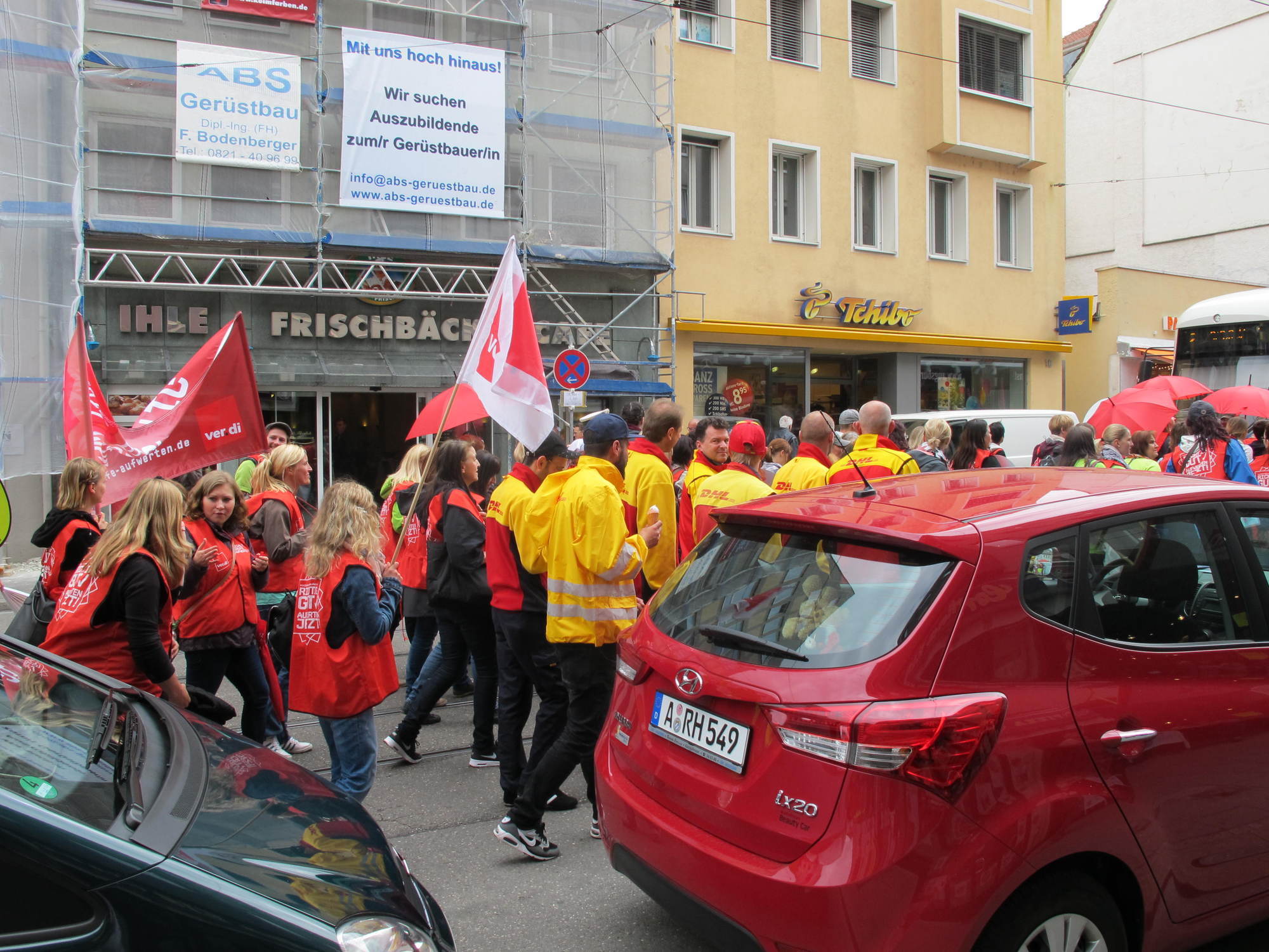 ver.di: Postboten und Kinderbetreuer ziehen durch Augsburg. Foto: B4B SCHWABEN