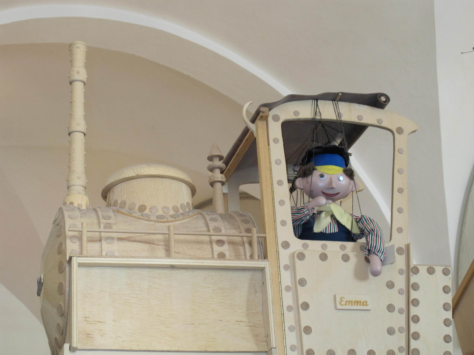 Die BRB hat ihre Patenschaft für die Lokomotive Emma der Augsburger Puppenkiste verlängert. Foto: B4B SCHWABEN