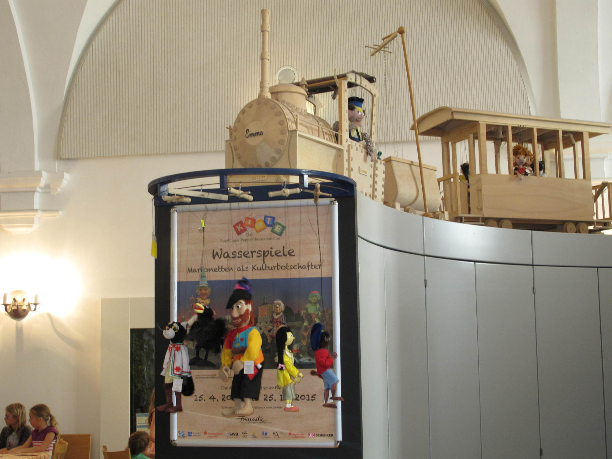 Die BRB hat ihre Patenschaft für die Lokomotive Emma der Augsburger Puppenkiste verlängert. Foto: B4B SCHWABEN