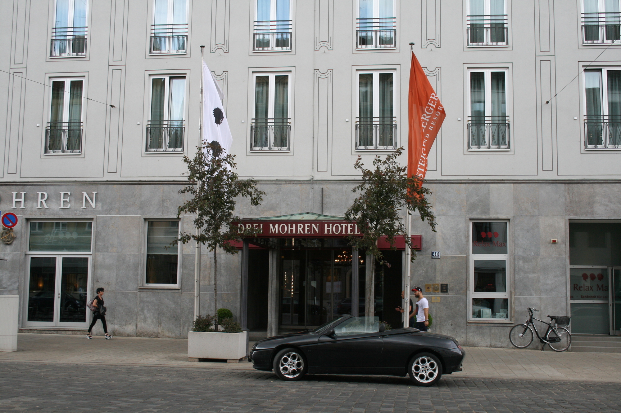 Seit April 2015 gibt es die Bienenstöcke auf dem Hoteldach des Steigenberger Hotel Drei Mohren in Augsburg. Foto: B4B SCHWABEN