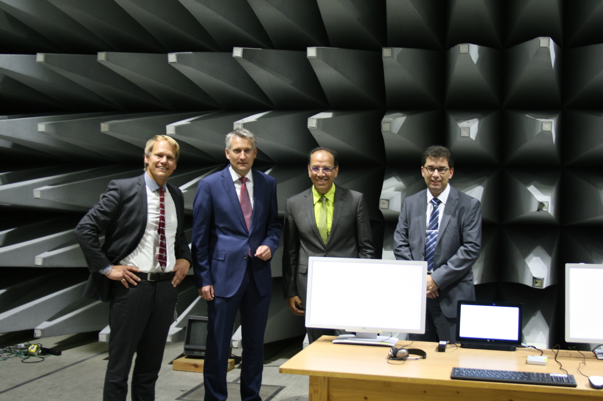 Das Fujitsu Werk in Augsburg bekam Besuch aus der Politik. Foto: B4B SCHWABEN