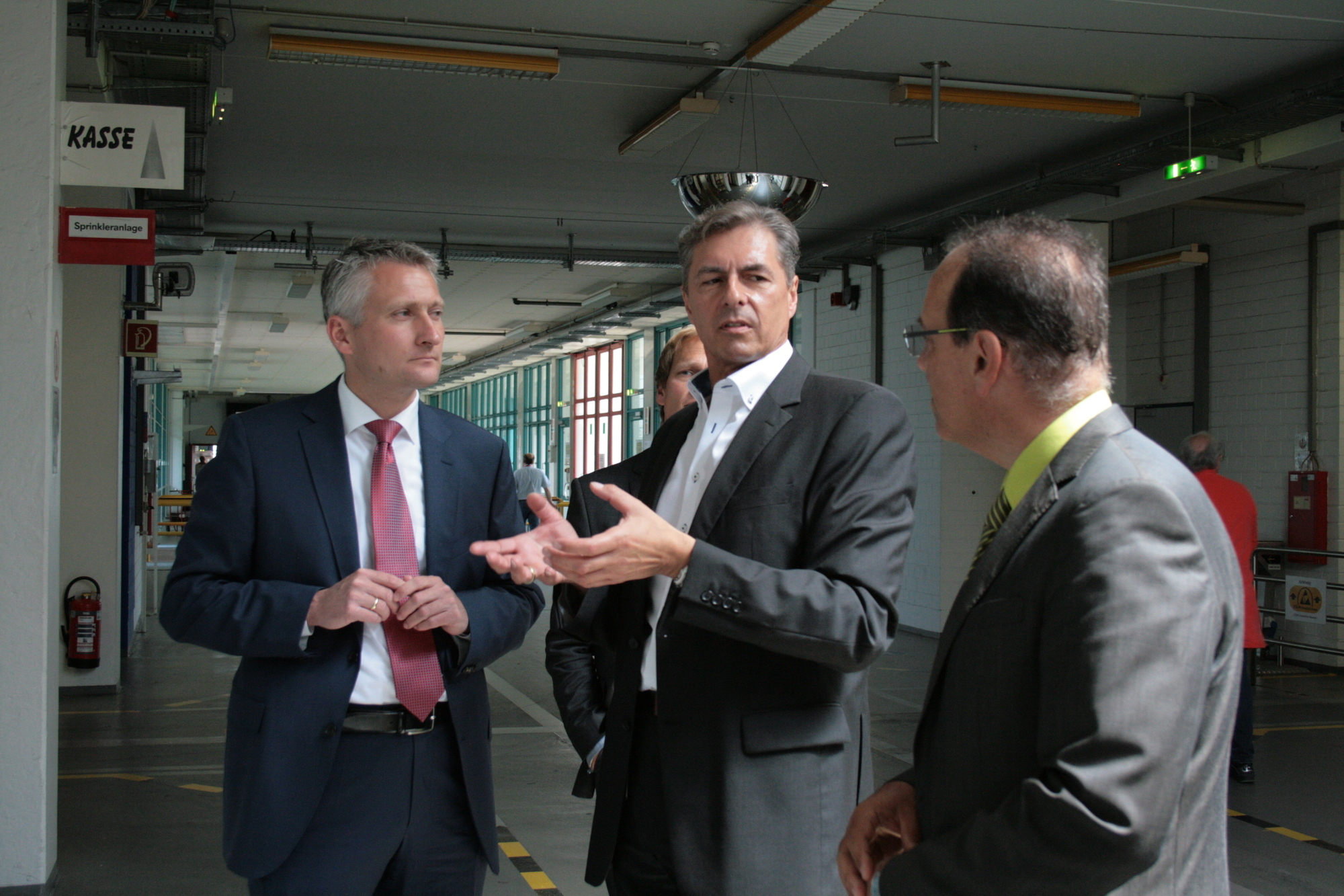 Das Fujitsu Werk in Augsburg bekam Besuch aus der Politik. Foto: B4B SCHWABEN