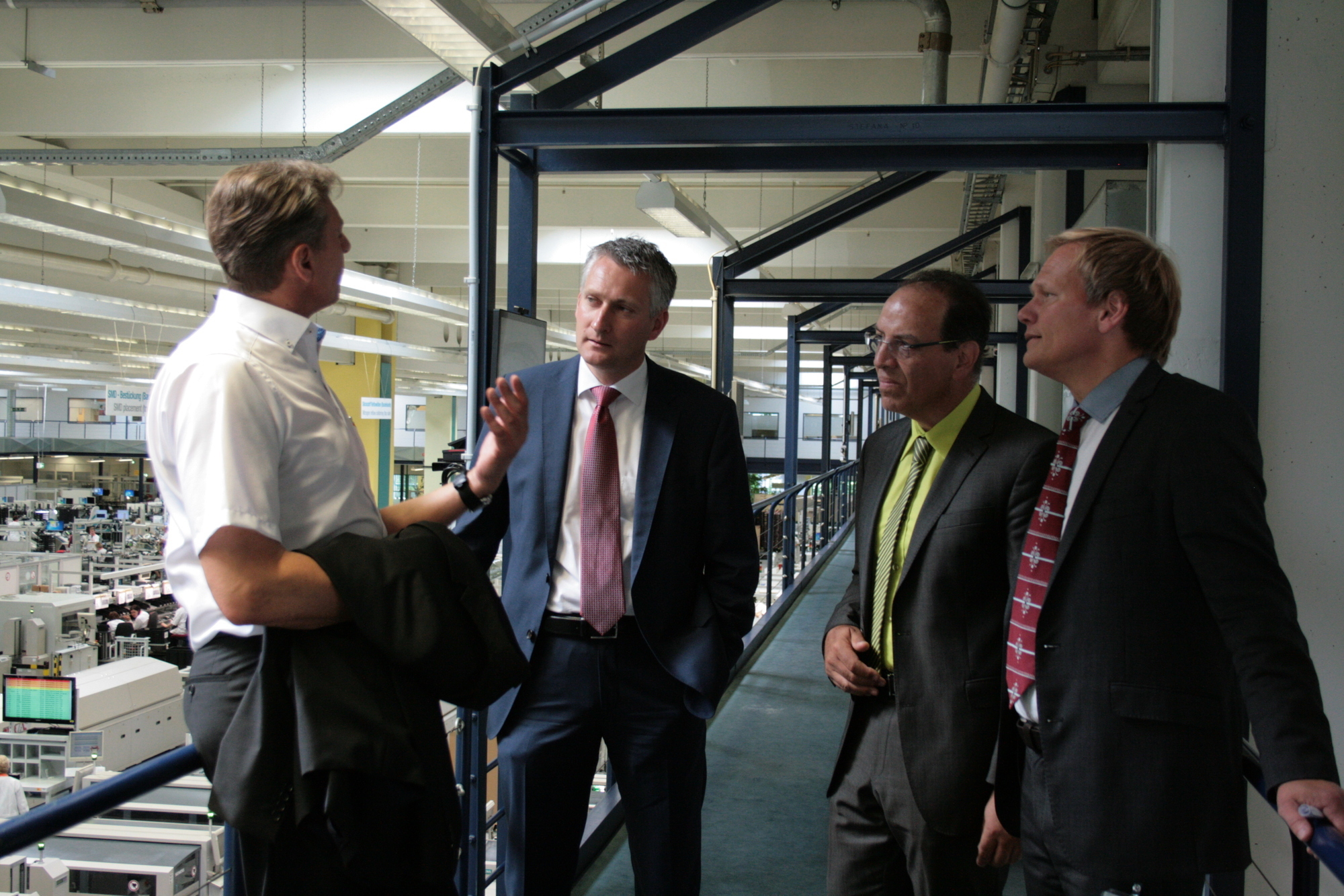 Das Fujitsu Werk in Augsburg bekam Besuch aus der Politik. Foto: B4B SCHWABEN