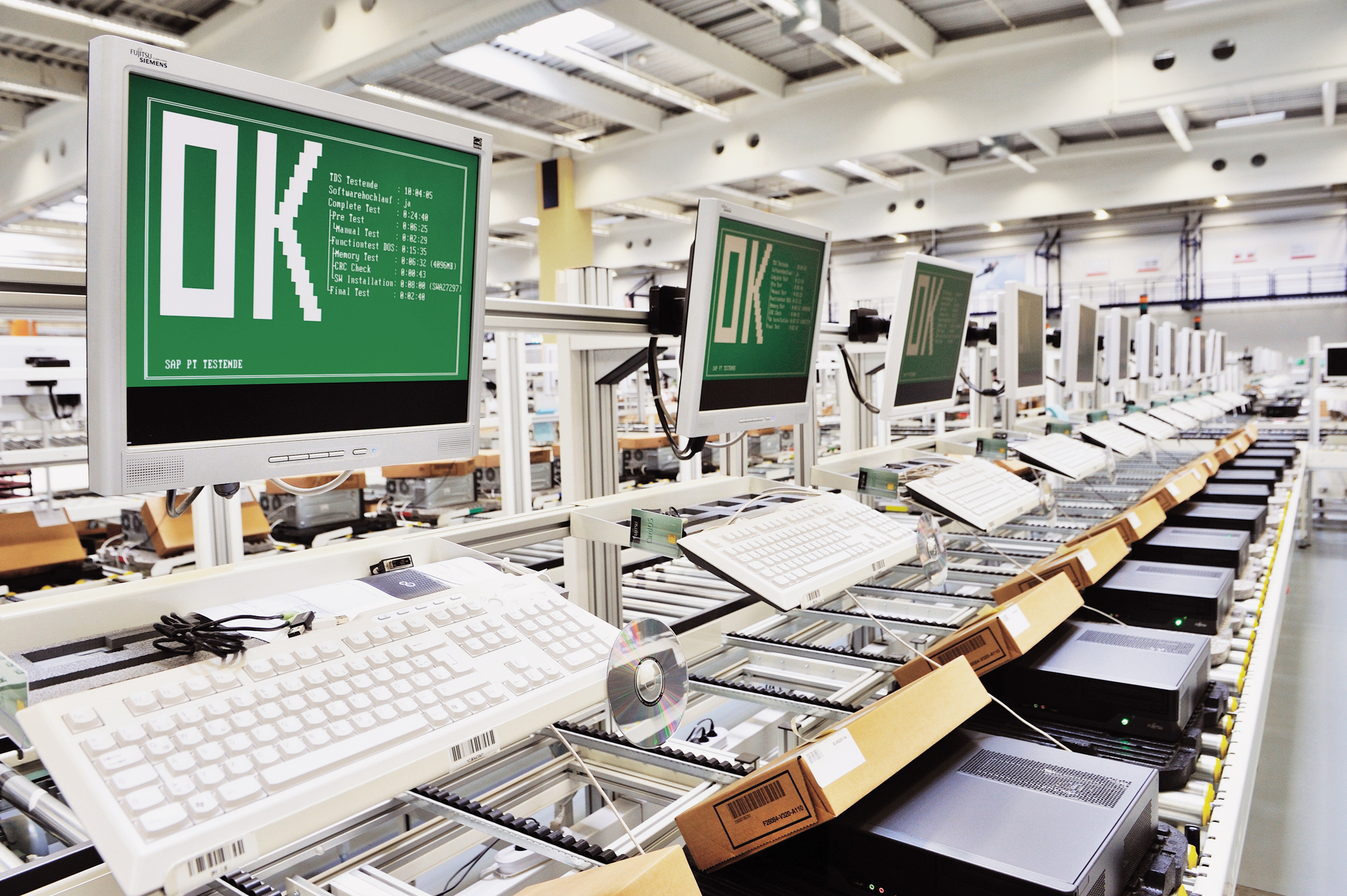 Das Fujitsu Werk in Augsburg bekam Besuch aus der Politik. Foto: Fujitsu