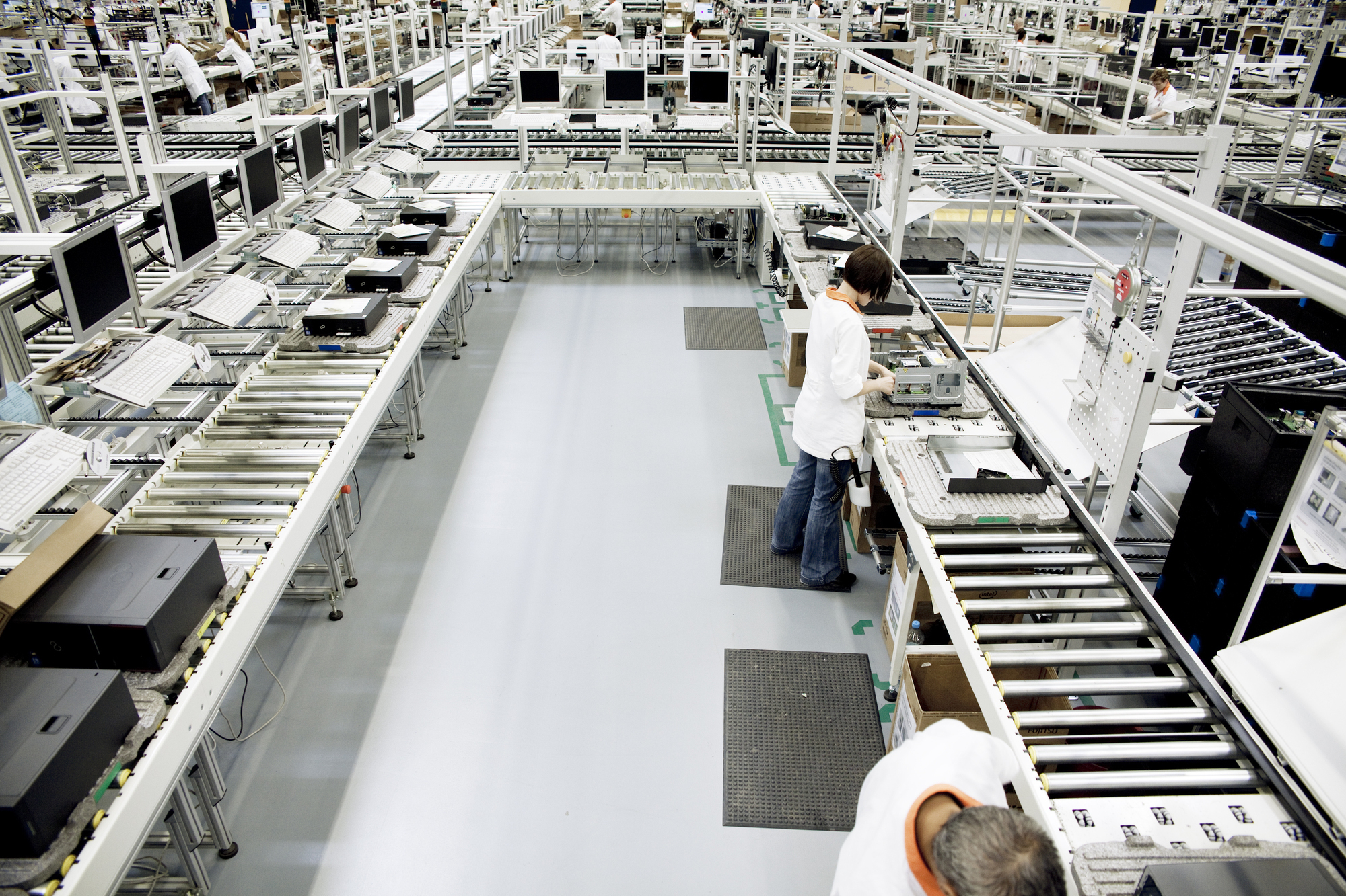 Das Fujitsu Werk in Augsburg bekam Besuch aus der Politik. Foto: Fujitsu