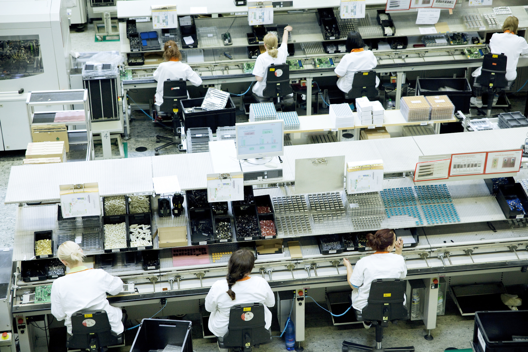 Das Fujitsu Werk in Augsburg bekam Besuch aus der Politik. Foto: Fujitsu