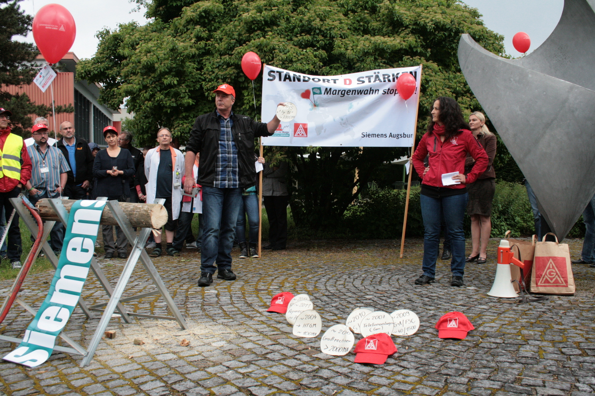 Die Siemensianer wehren sich gegen den geplanten Stellenabbau bei Siemens. Foto: B4B SCHWABEN