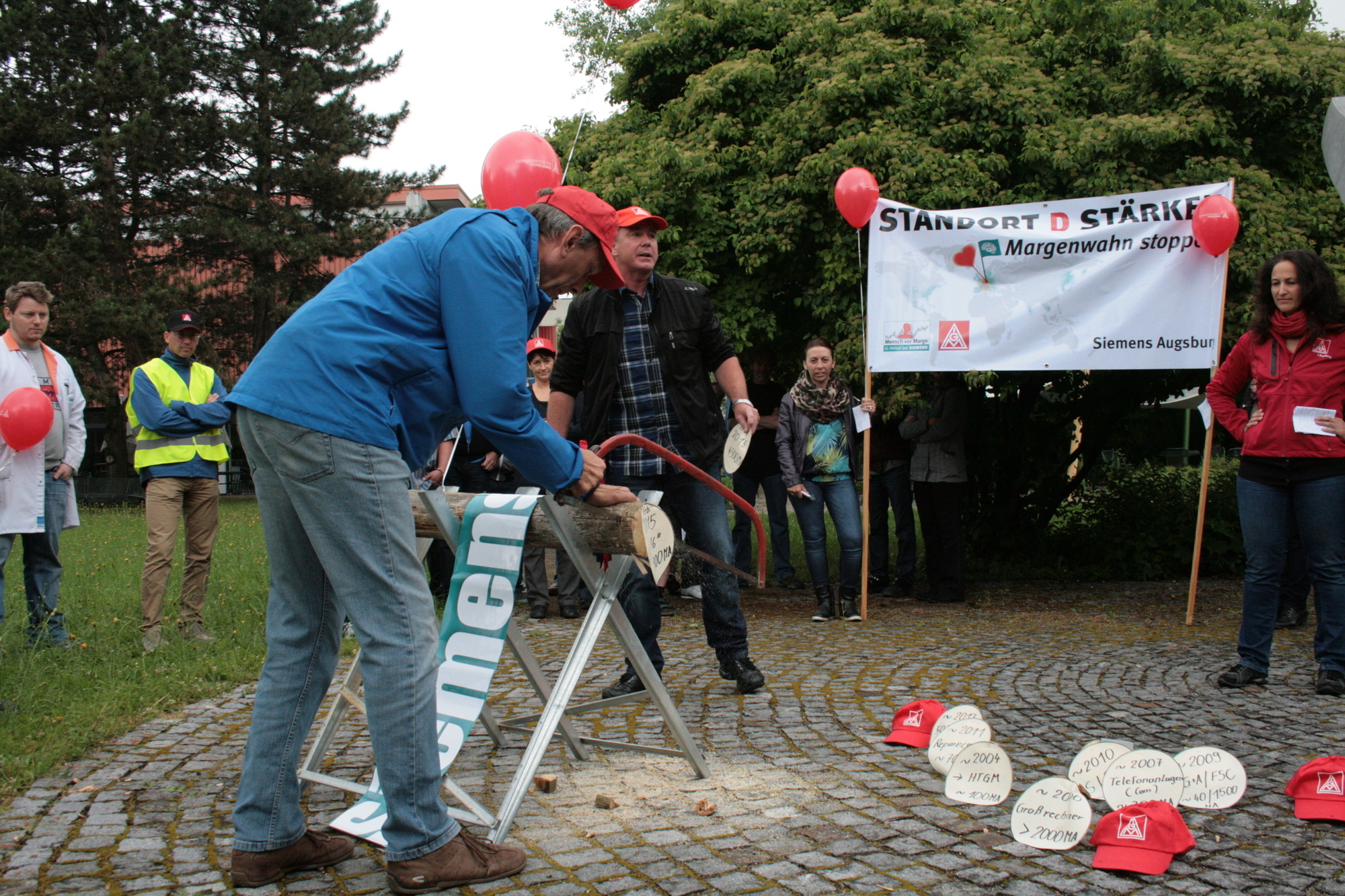 Die Siemensianer wehren sich gegen den geplanten Stellenabbau bei Siemens. Foto: B4B SCHWABEN